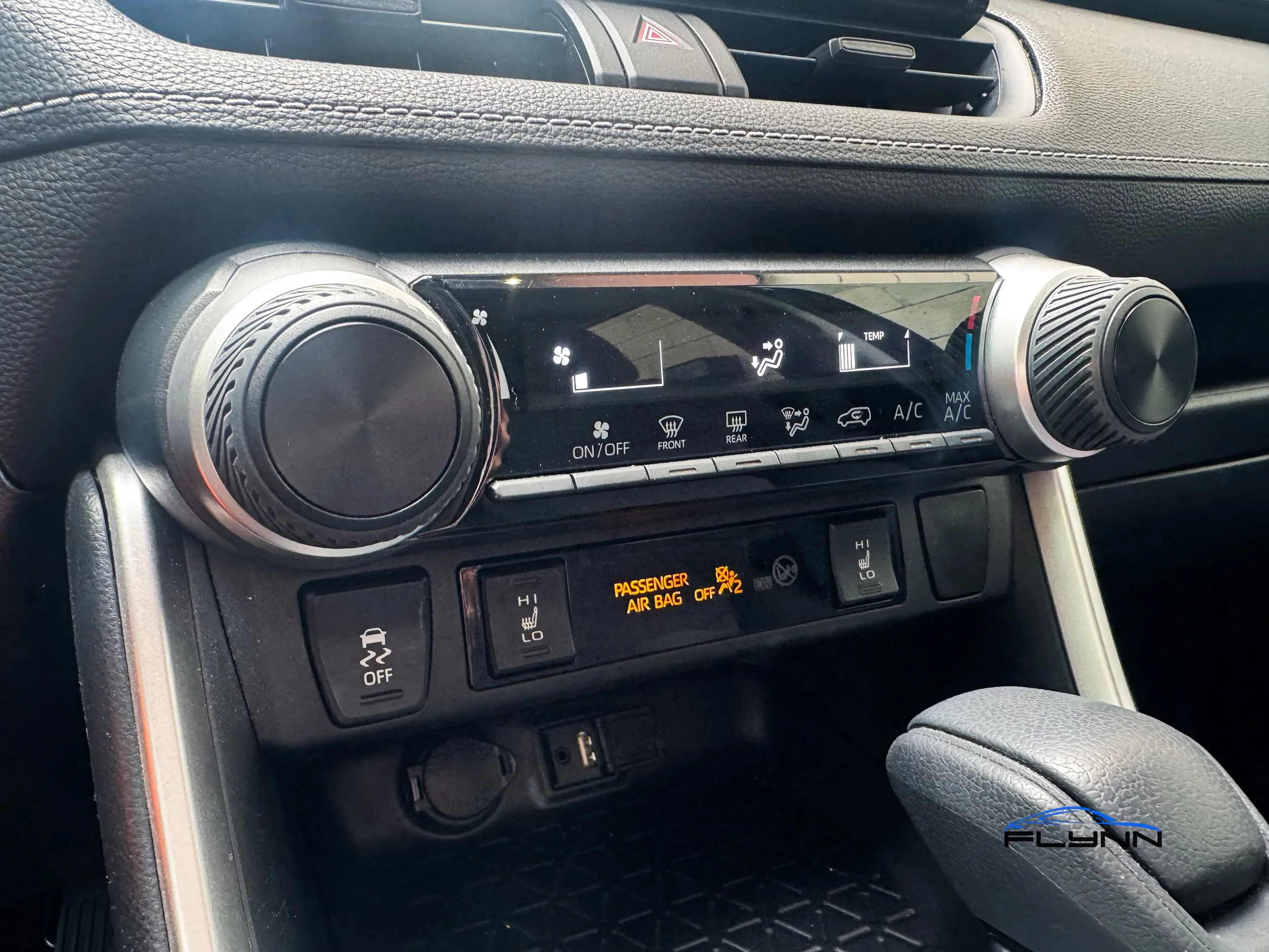 2019-Toyota-RAV4-LE-flynn-automotive-06.jpg