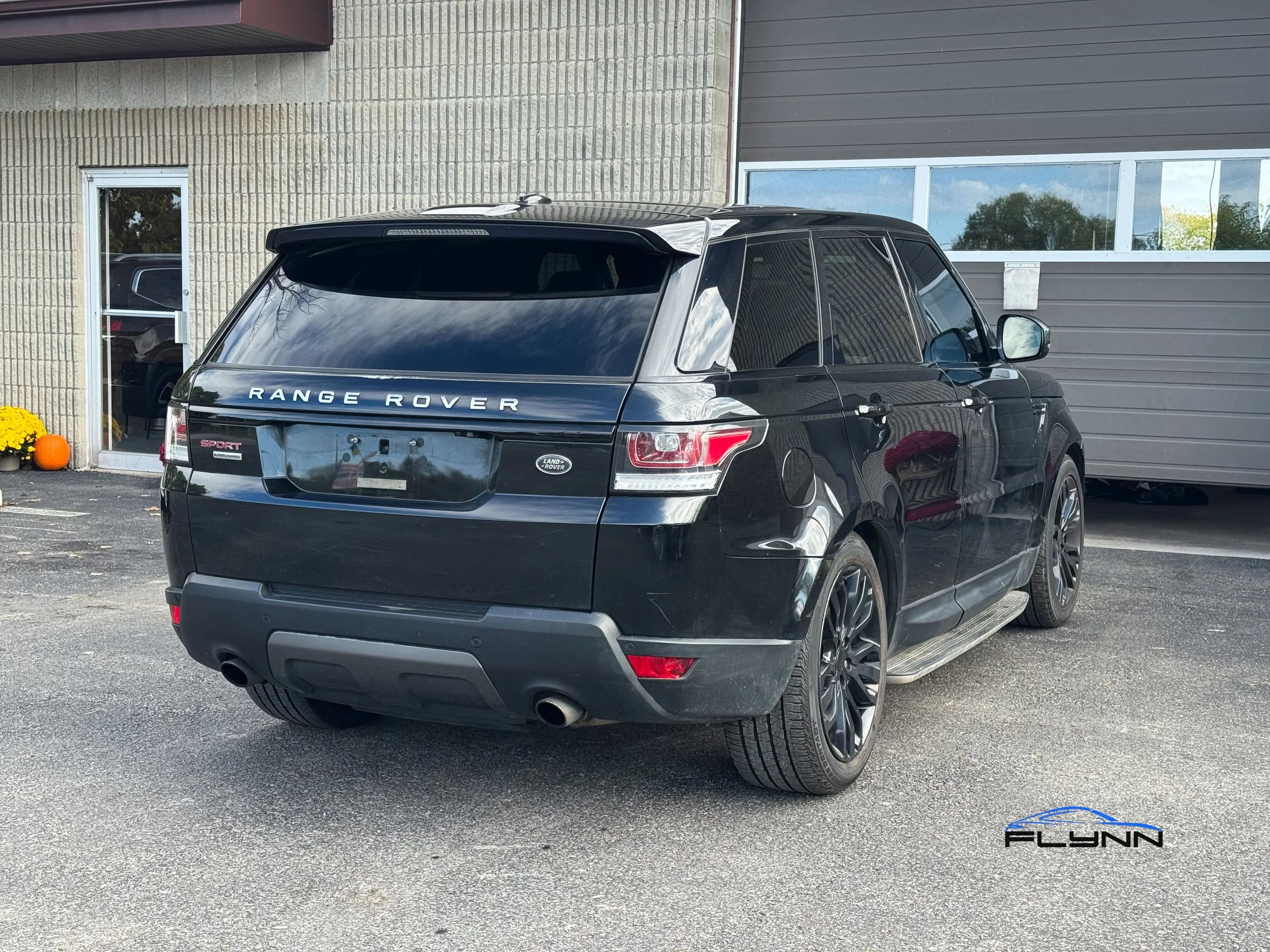 2016-RANGEROVER-SPORT-FLYNN-AUTOMOTIVE-05.jpg