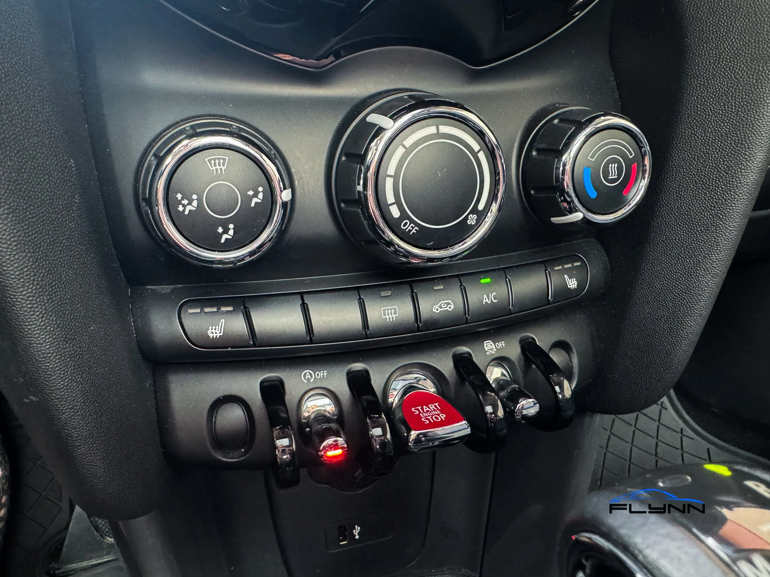 2019-MINI-COOPER-flynn-automotive-03.jpg