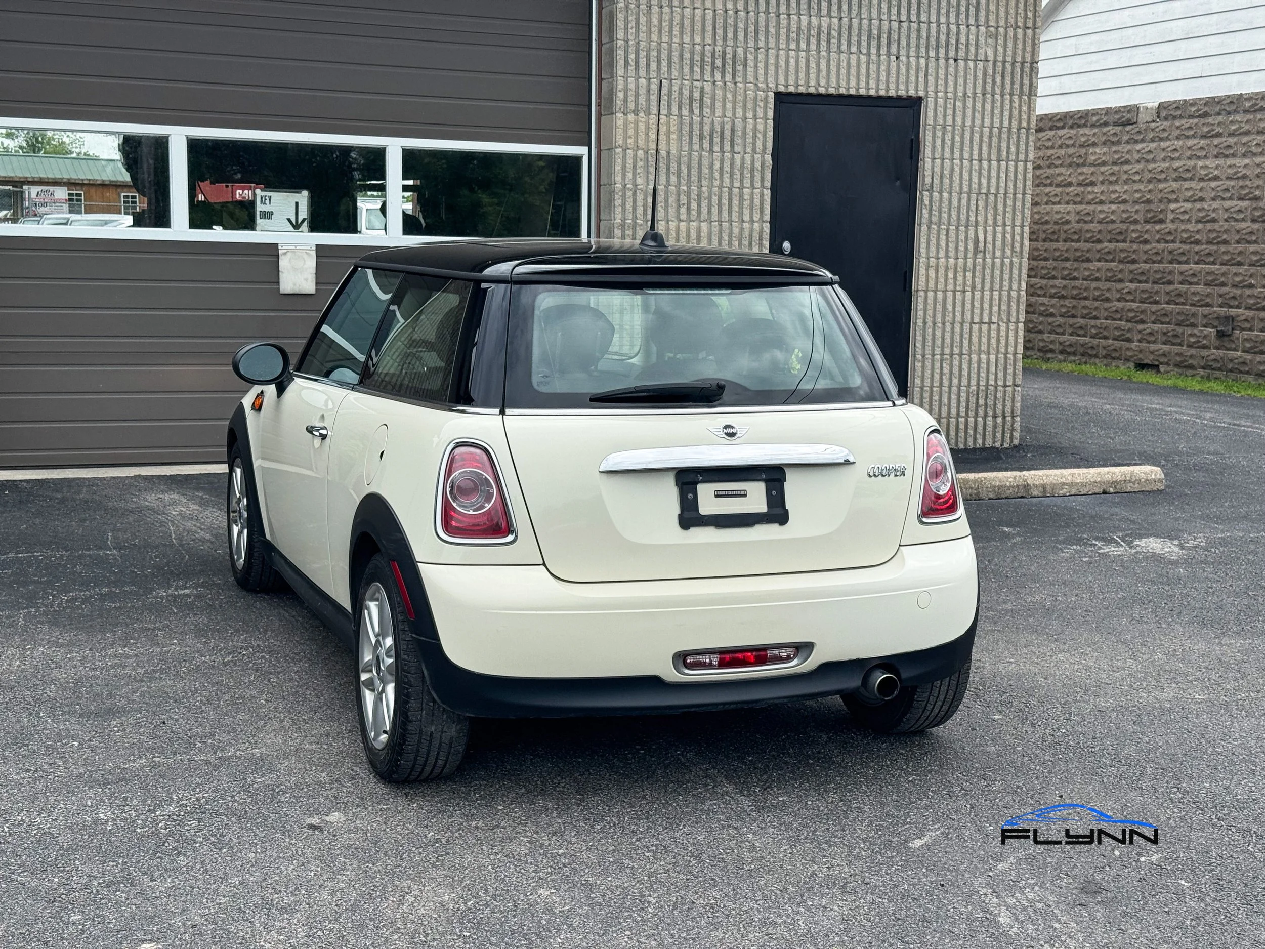 2011-MINI-COOPER-FLYNN-AUTOMOTIVE-16.jpg