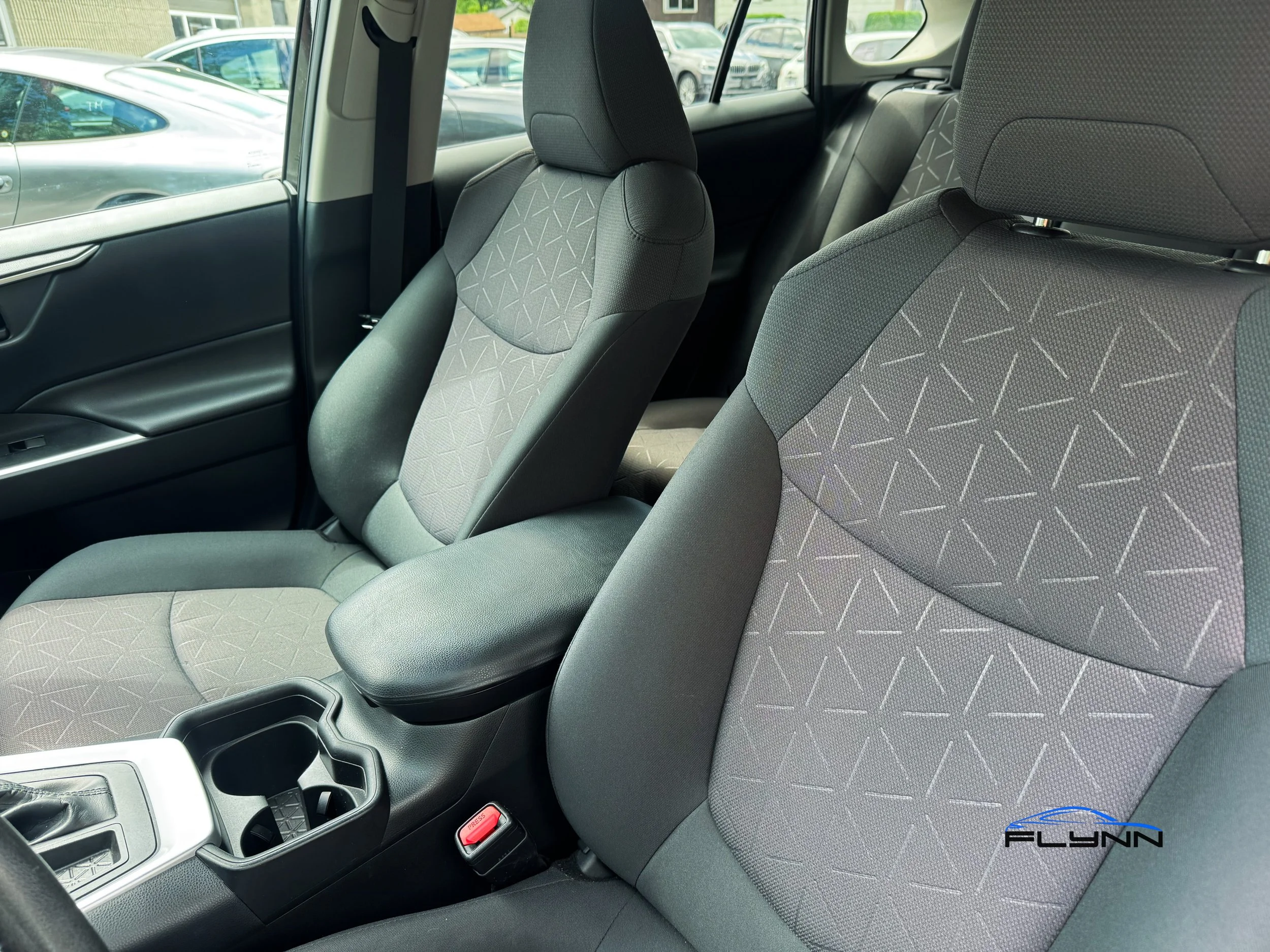 2019-Toyota-RAV4-LE-flynn-automotive-12.jpg