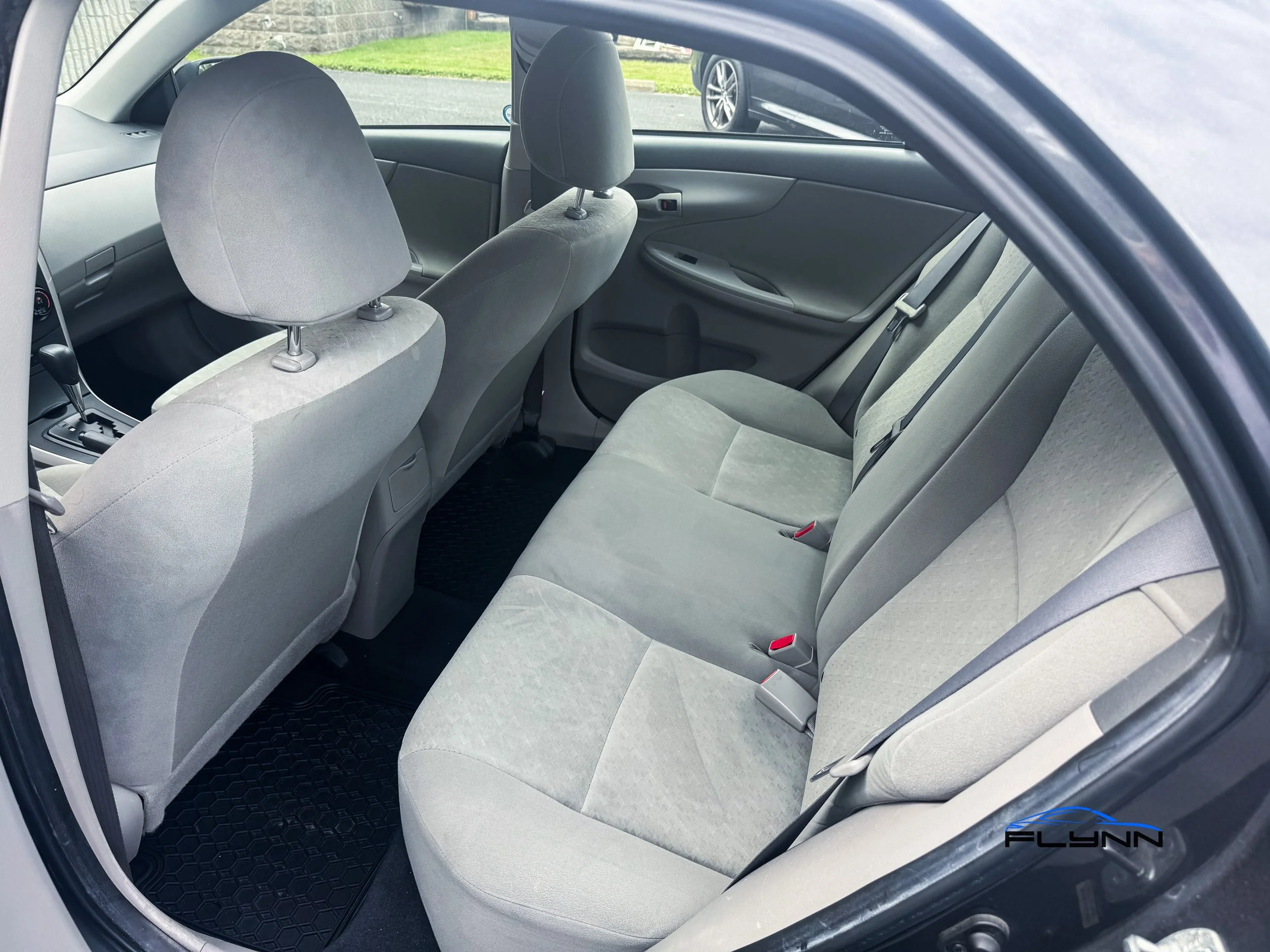 2009-TOYOTA-COROLLA-FLYNN-AUTOMOTIVE-07.jpg