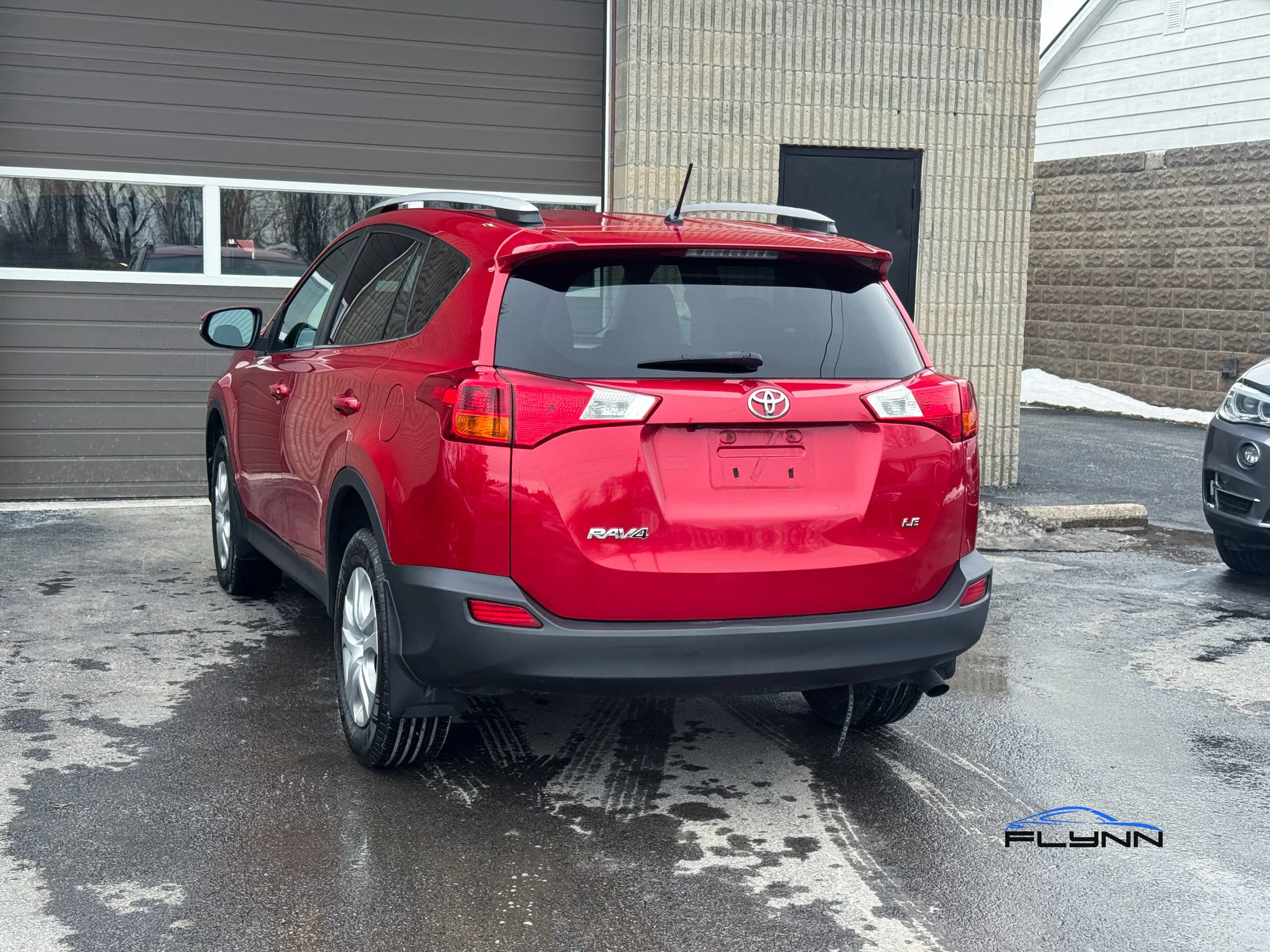 2015-TOYOTA-RAV4-FLYNN-AUTOMOTIVE-05.jpg