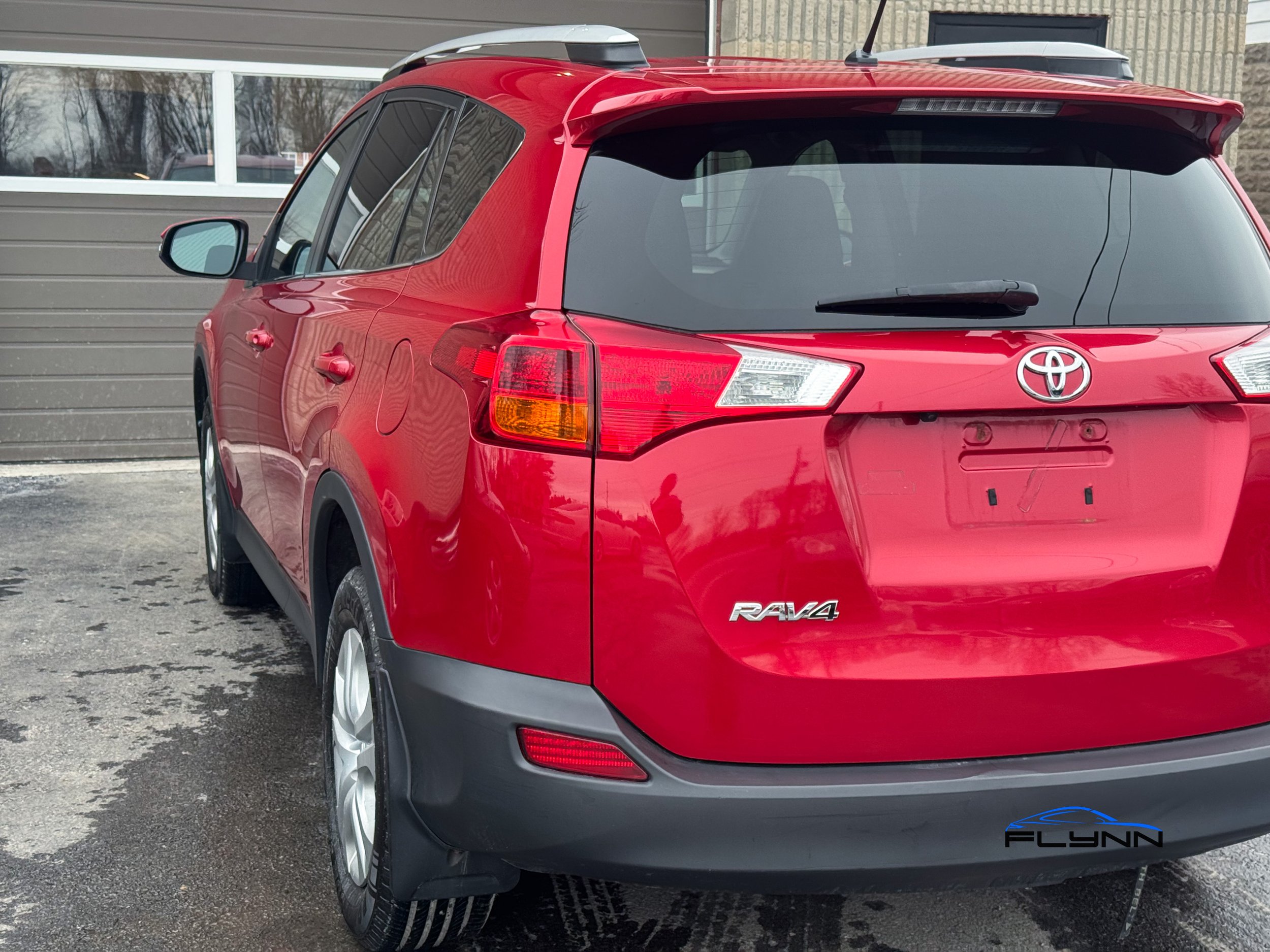 2015-TOYOTA-RAV4-FLYNN-AUTOMOTIVE-03.jpg