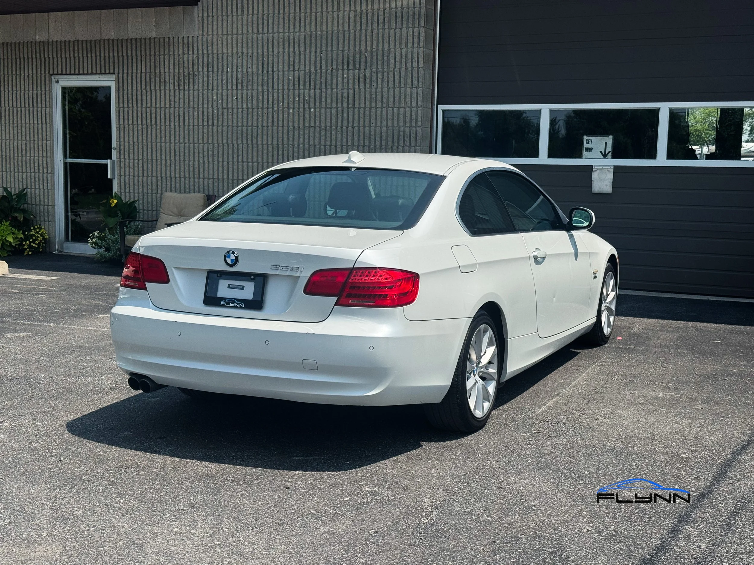 2013-BMW-328IXDRIVE-FLYNN-AUTOMOTIVE-21.jpg