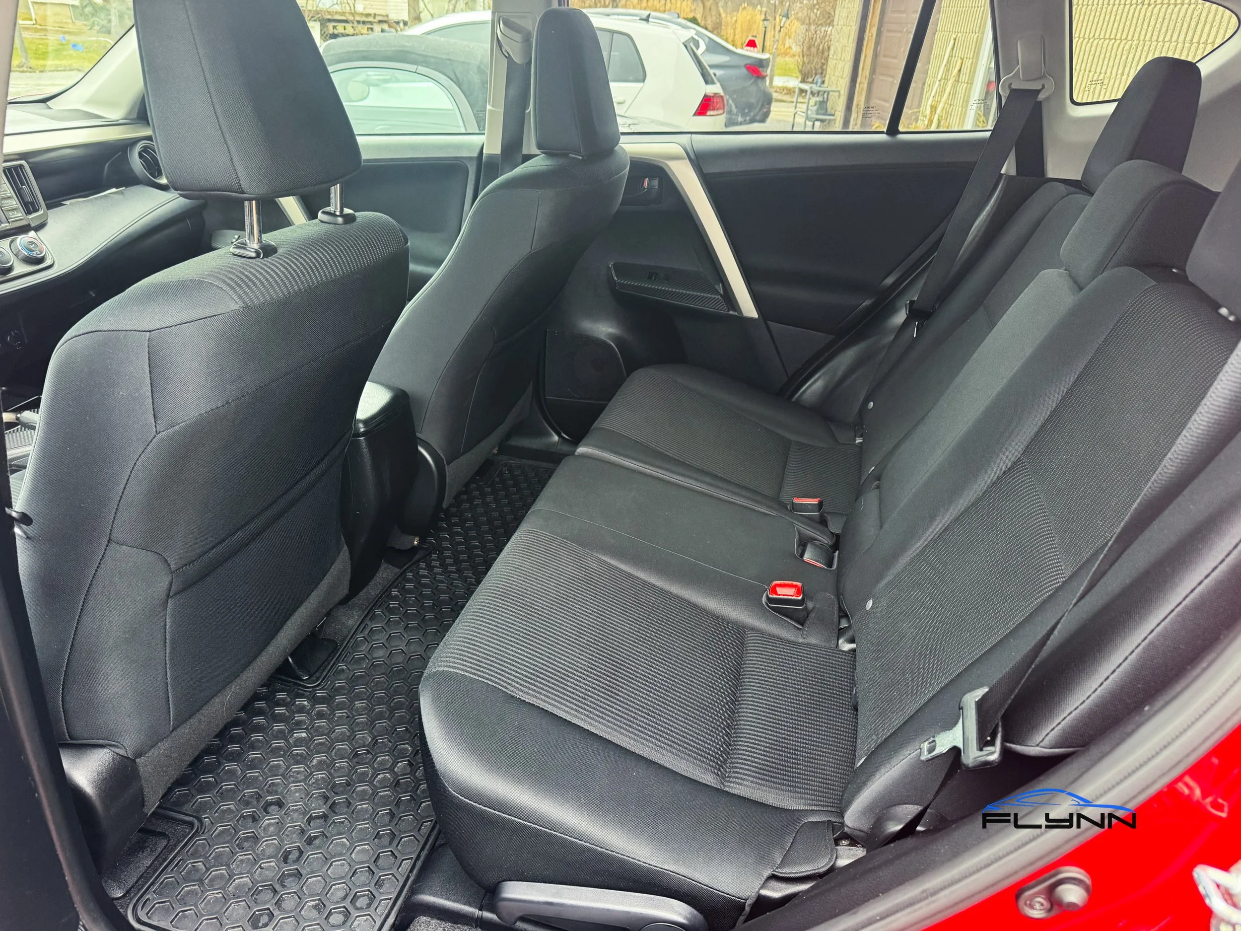 2015-TOYOTA-RAV4-FLYNN-AUTOMOTIVE-23.jpg