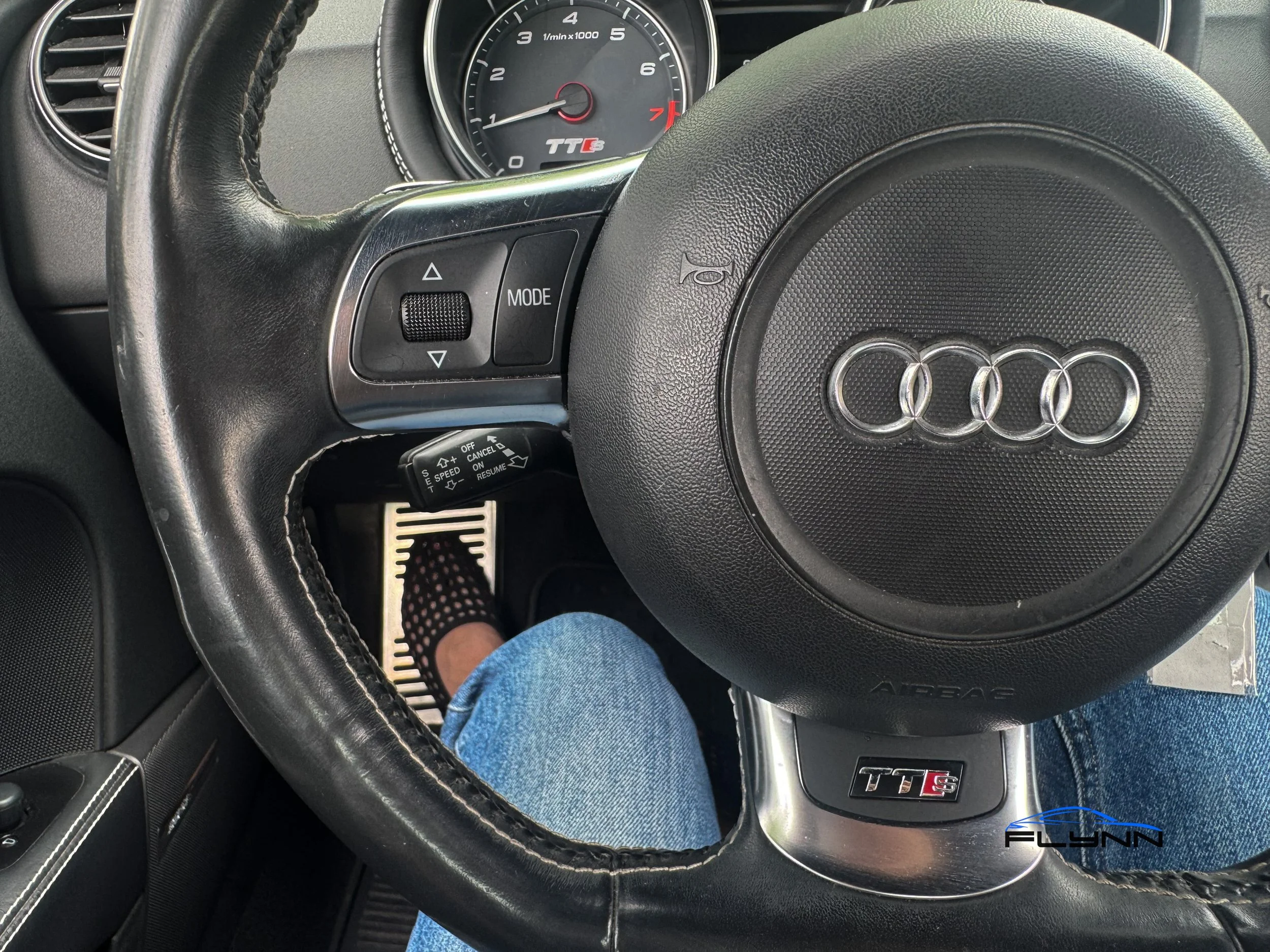 2009-Audi-TTS--flynn-automotive-01.jpg