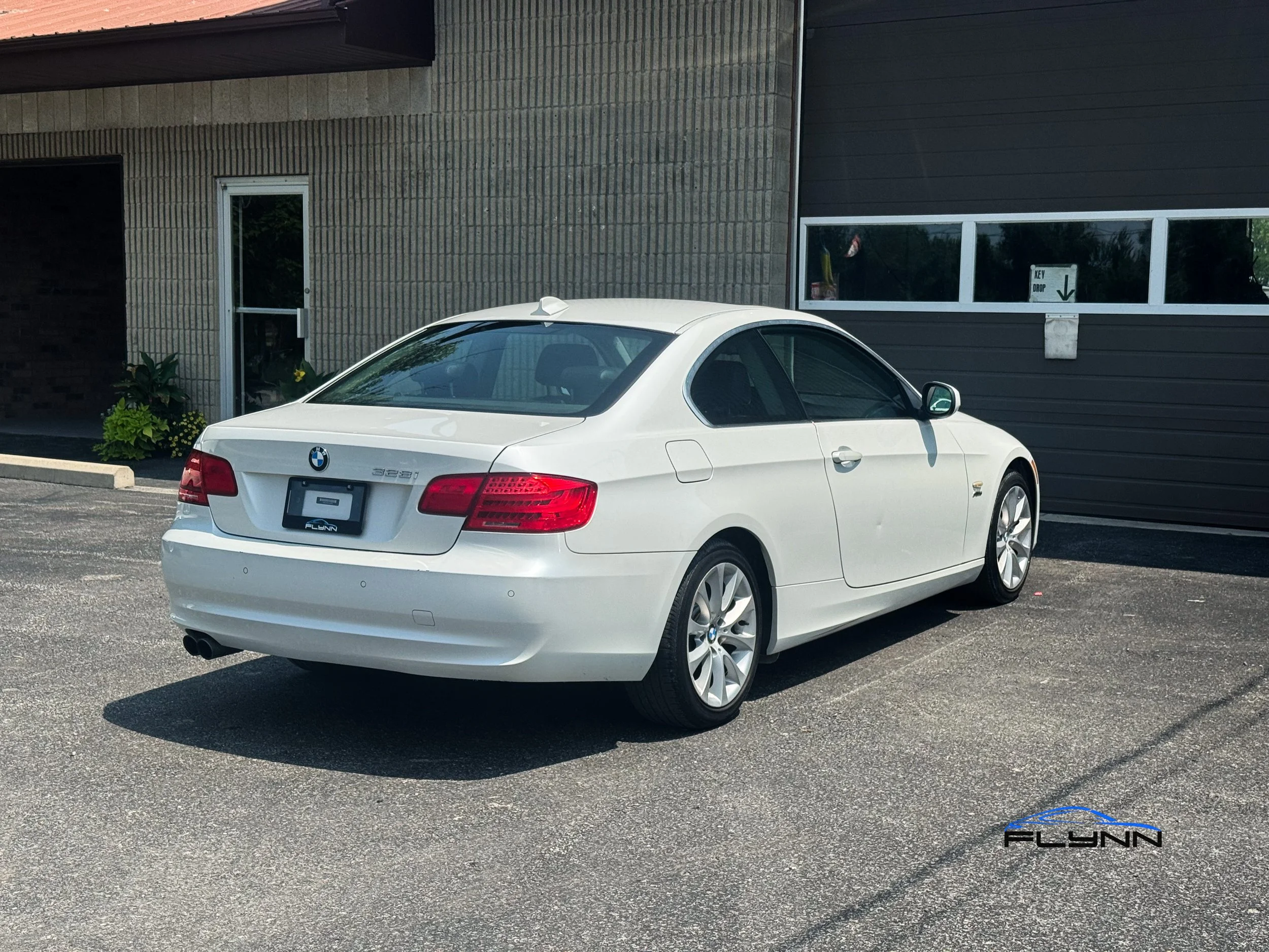 2013-BMW-328IXDRIVE-FLYNN-AUTOMOTIVE-20.jpg