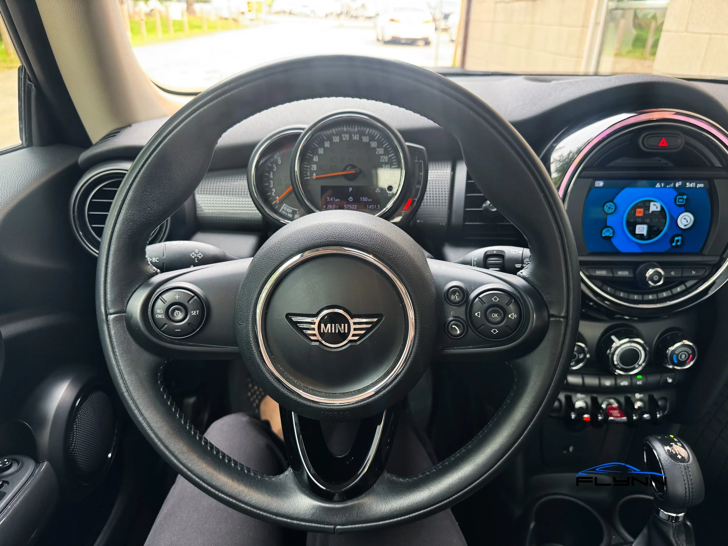 2019-MINI-COOPER-flynn-automotive-02.jpg