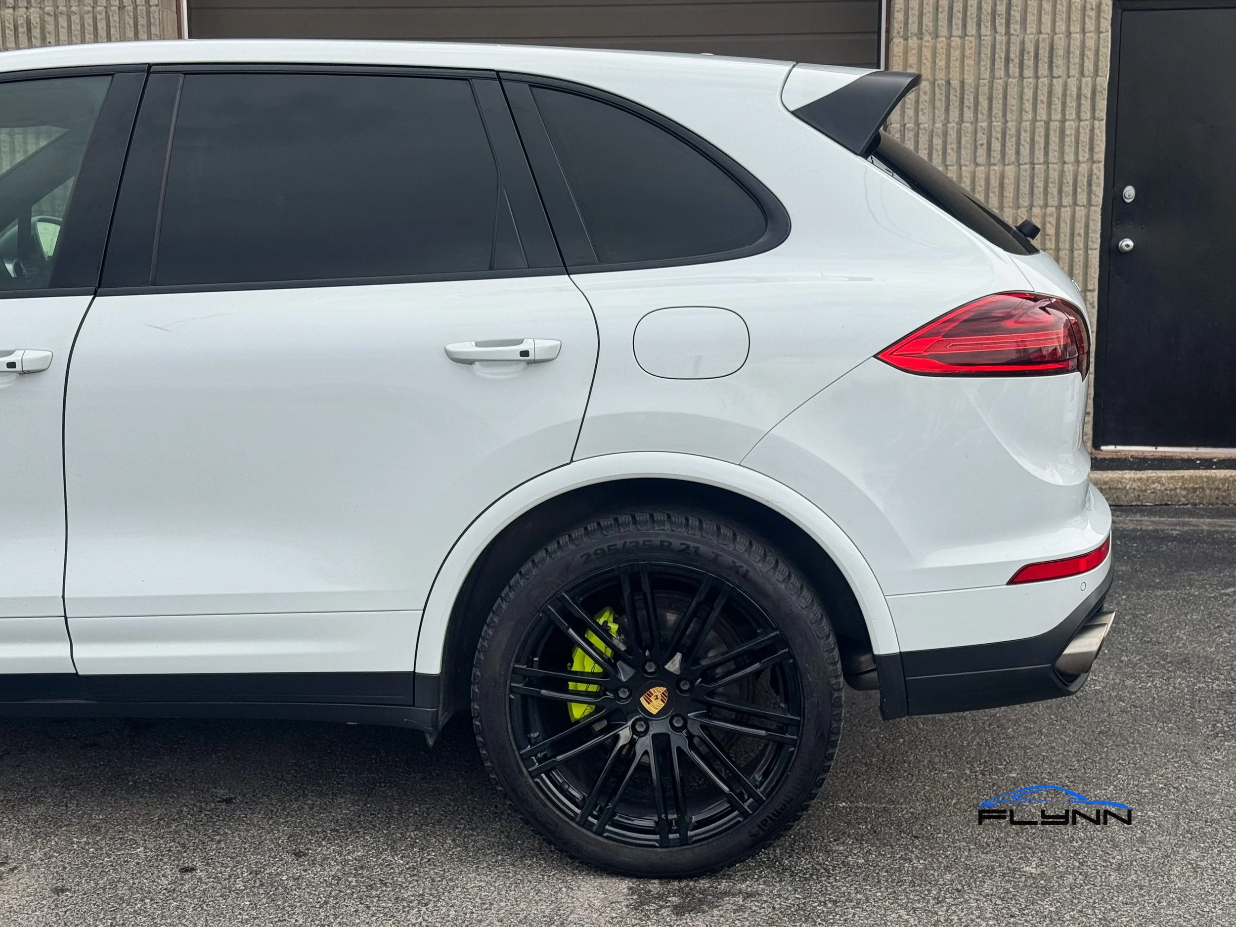 2017-porsche-cayenne-s-ehybrid-flynn-automotive-69.jpg