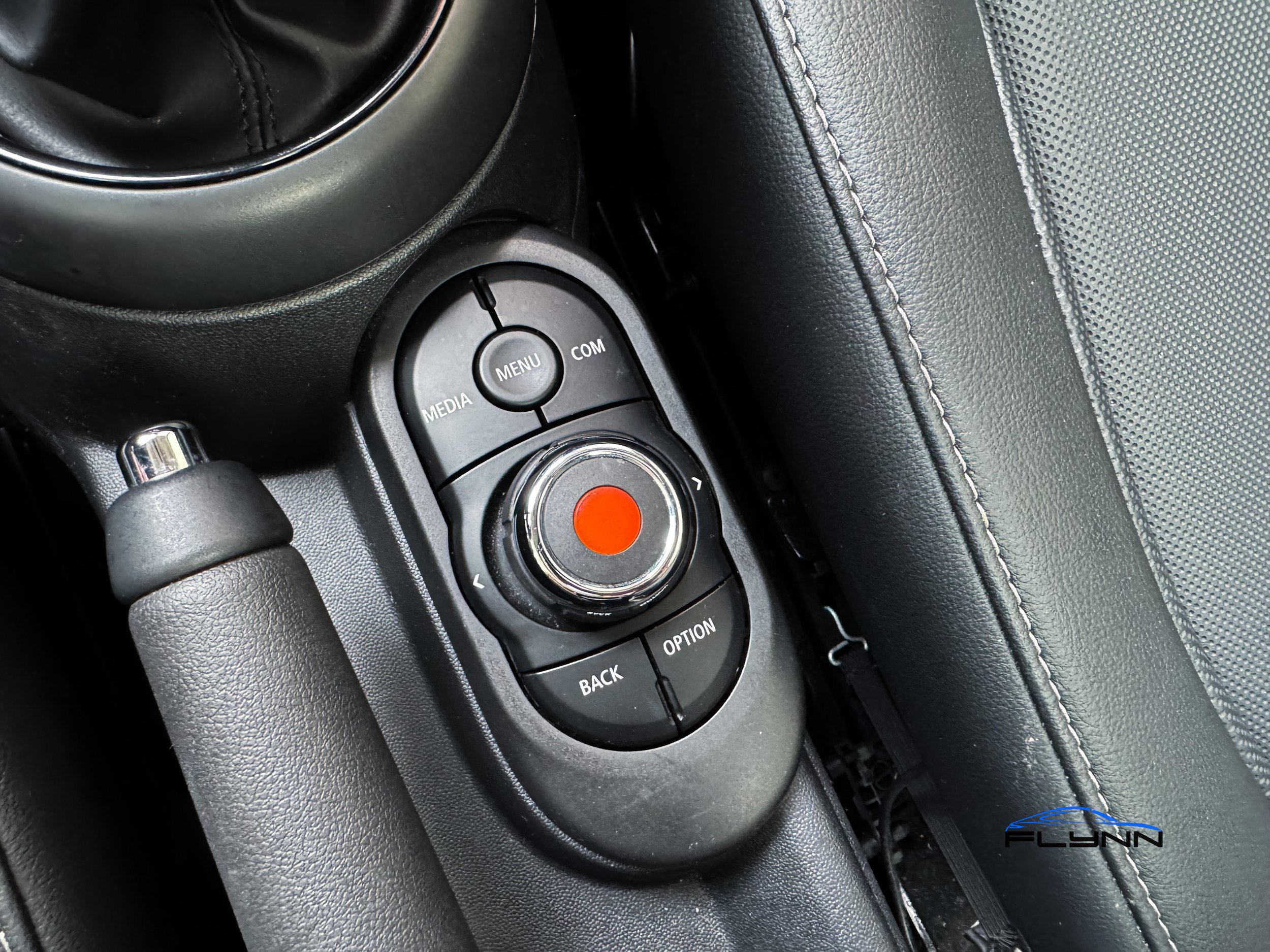 2019-MINI-COOPER-flynn-automotive-06.jpg