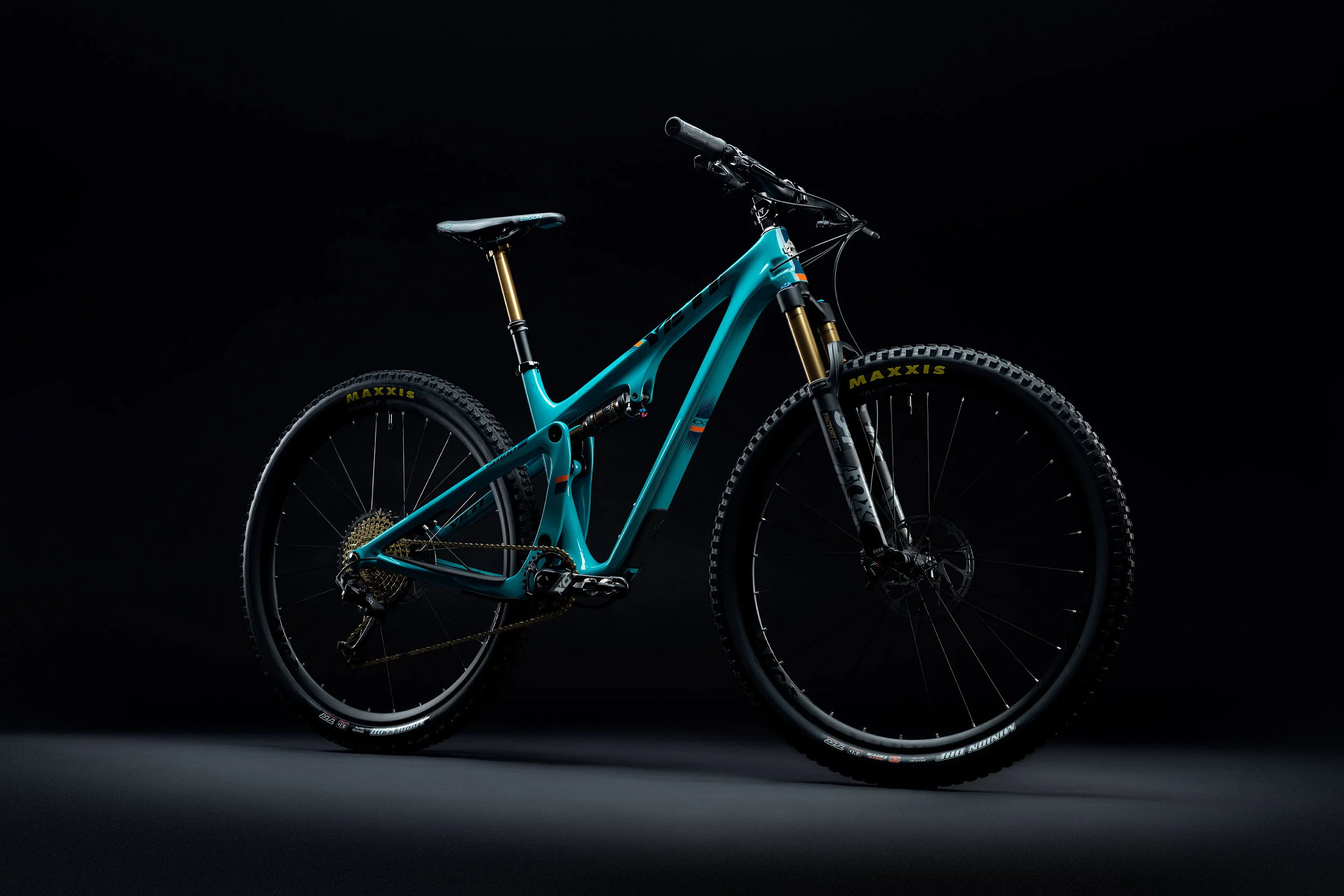 2019_Yeti_SB100_TS_Turq_Dark_02.jpg