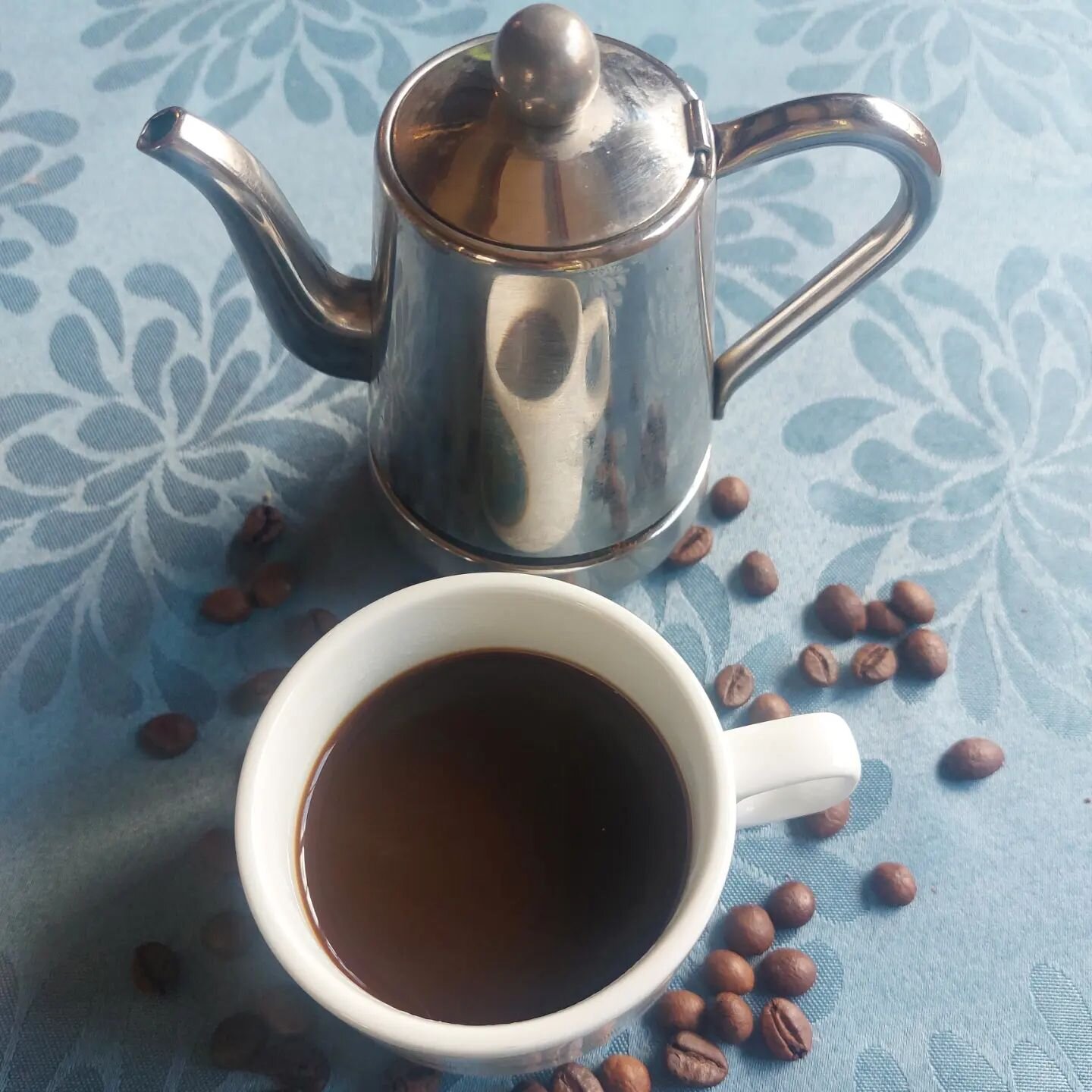 Old Saigon, Genuine Single Origin Vietnamese Fine Robusta (Specialty Robusta)

#specialtyrobusta #streetfood #robusta #arabica #coffee #capheden #capheda #filtercoffee #coffee #coffeeroasting
#vietnamesecoffee #caphesuada #caphe #coffee #caphephin #e