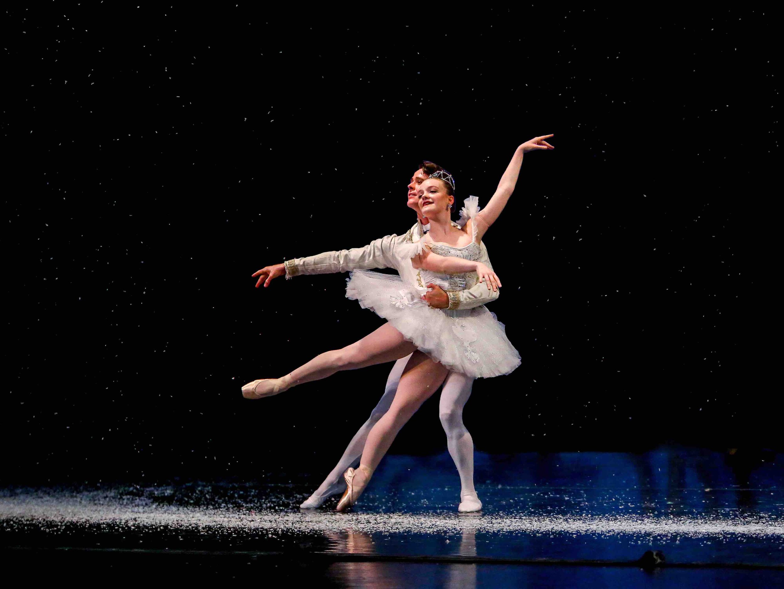 Vitacca-Nutcracker-Snow-Queen-and-King.jpg