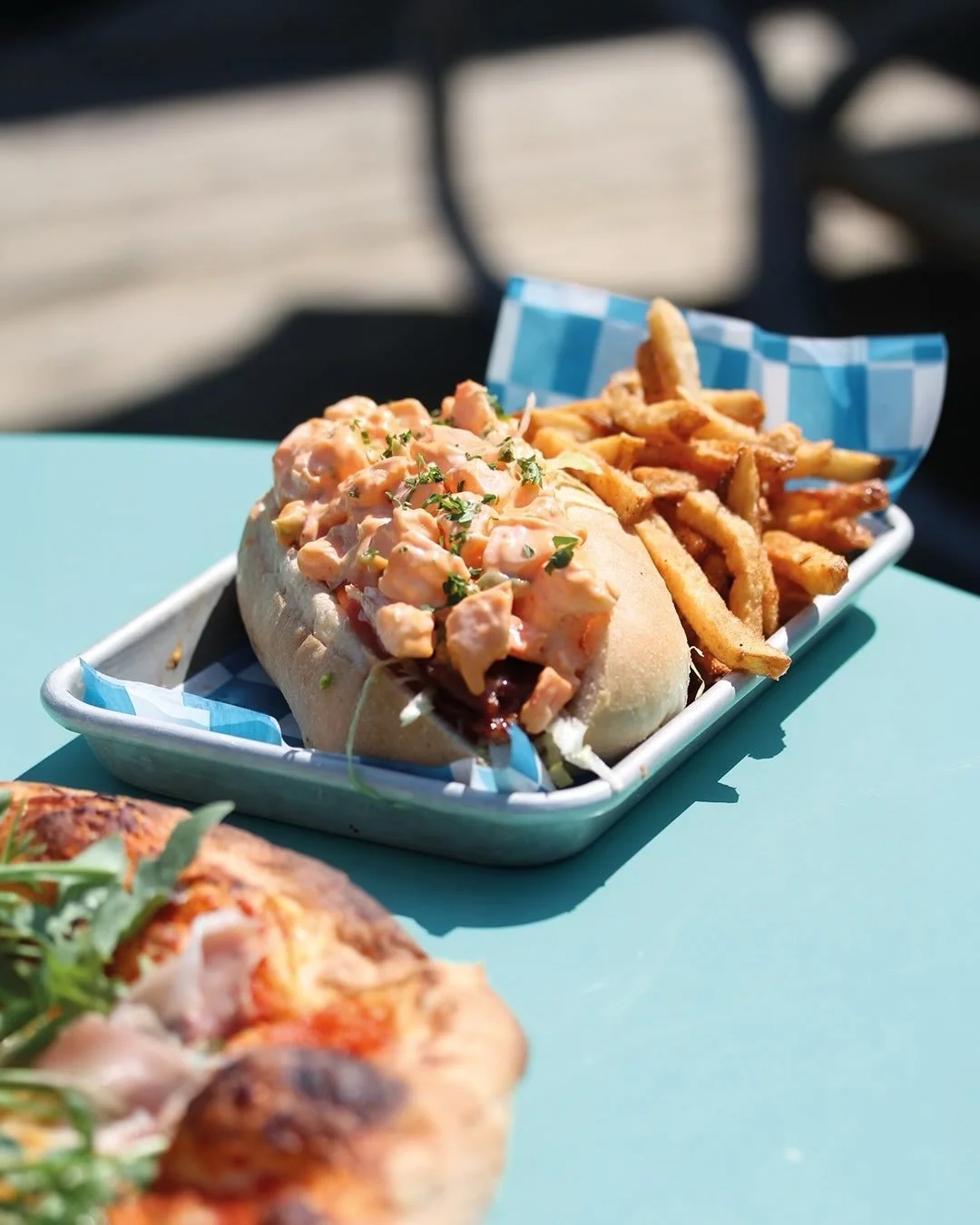 Run to Ritchie, run❗️

This here is our shrimp roll; poached in our beer so its tender, smoky bacon, served on a soft bun&hellip;

&hellip; with pint on the side 🍻

It&rsquo;s one of our August features / we want you to enjoy summer on these nice da