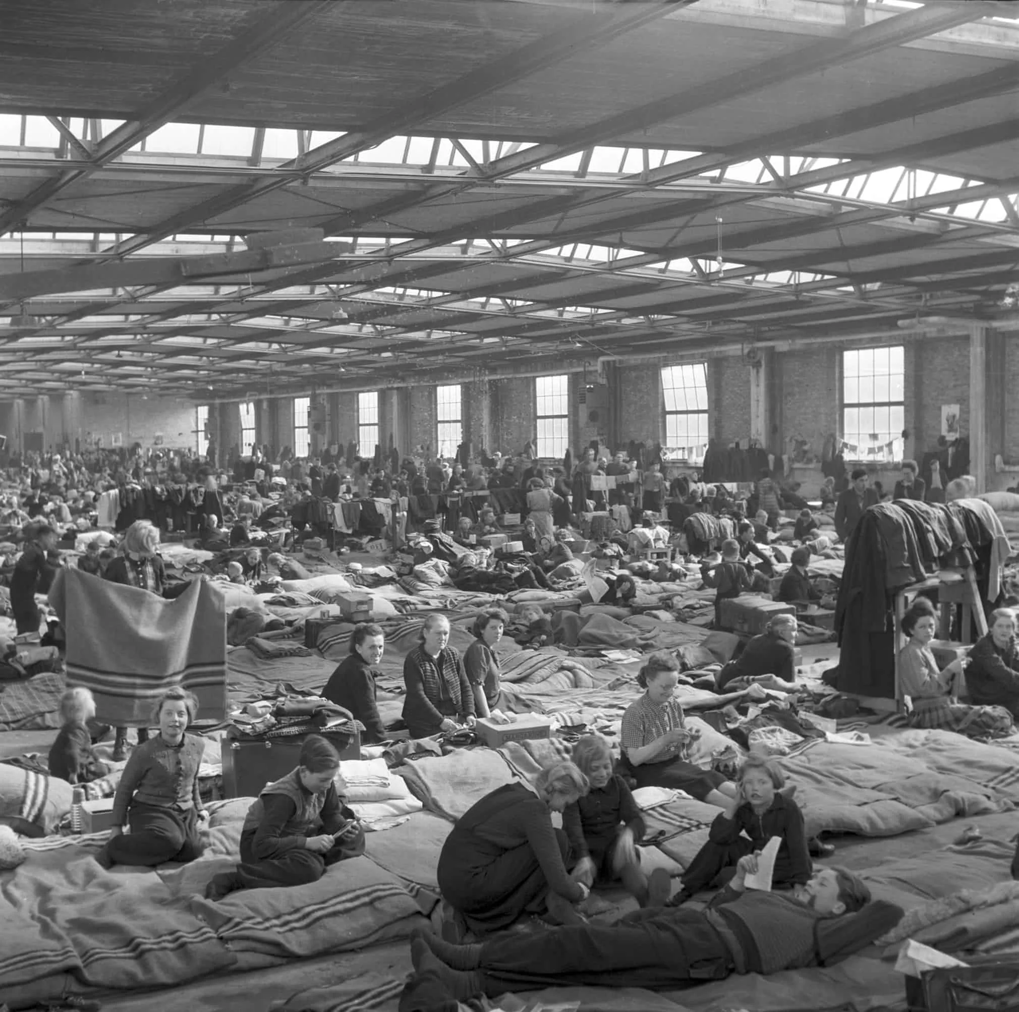 Tempelhof_East Berlin refugees_1953.jpeg