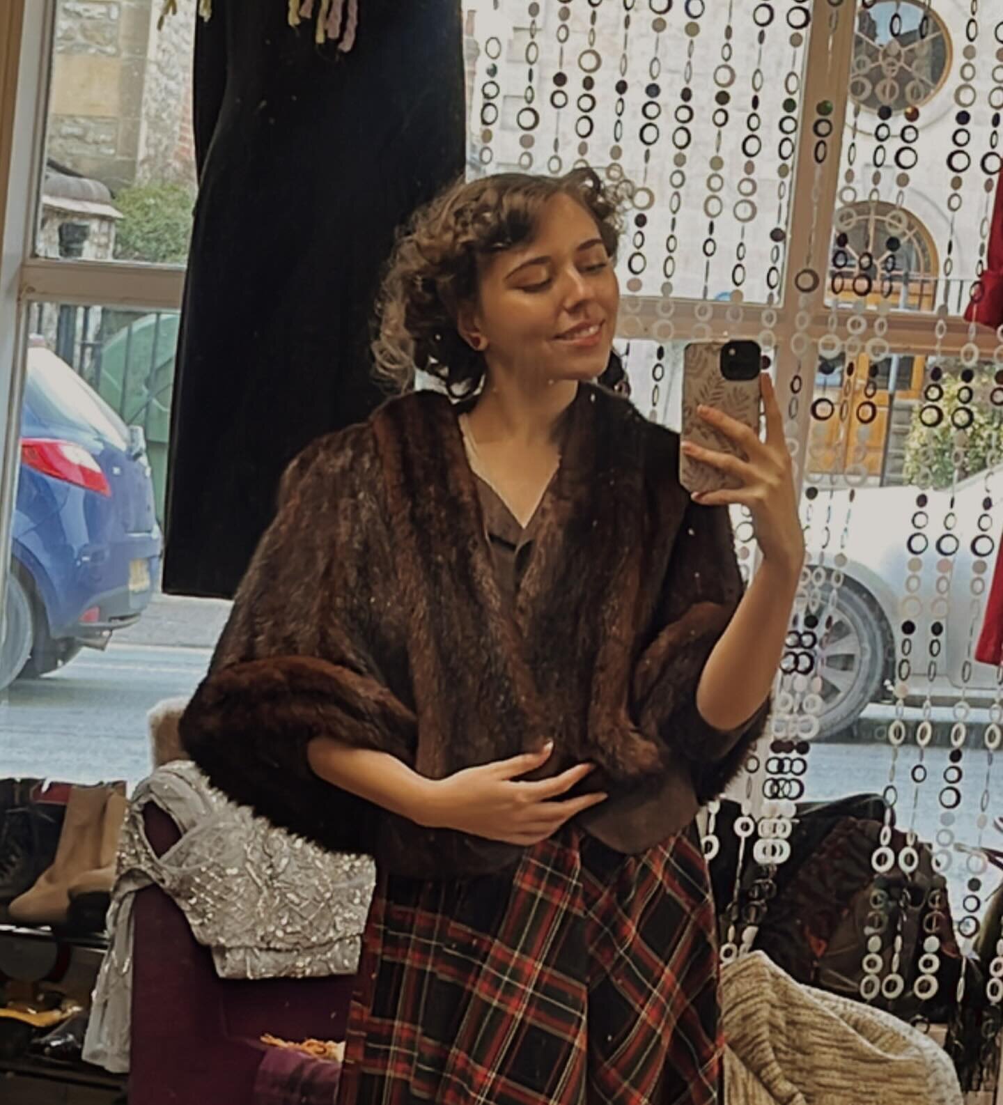🤎🤎Another satisfied customer in their gorgeous new coat from @retroroomoxford 🤎🤎

#coat #vintage #vintagecoat #vintageshop #1940s #1950s #secondhand #retro #retrocoat #fancydress