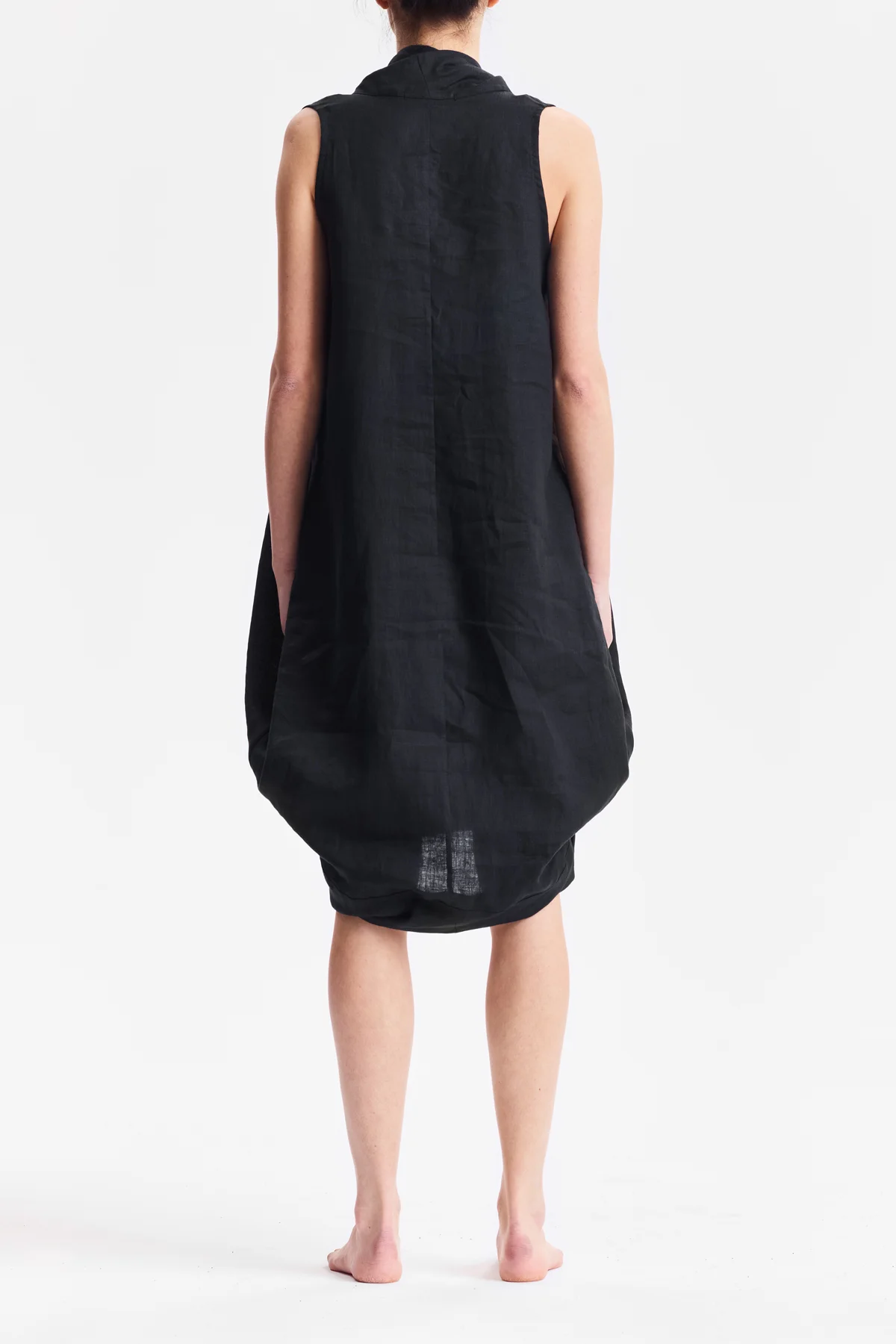 aryasense-black-loose-balloon-dress-3