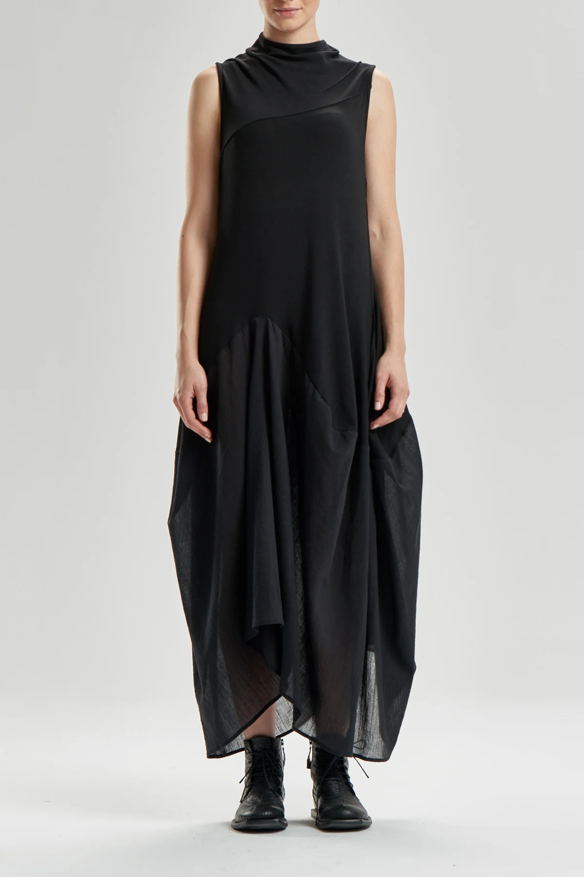 aryasense-sleeveless-black-maxi-dress-1