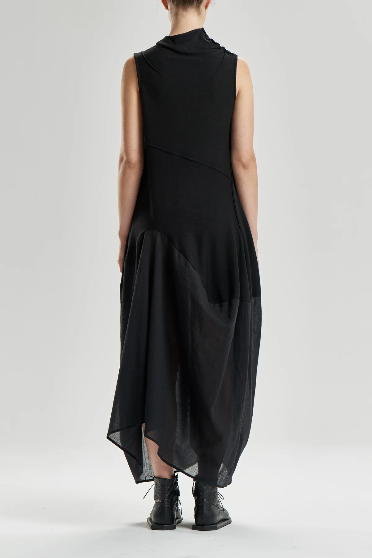 aryasense-sleeveless-black-maxi-dress-4