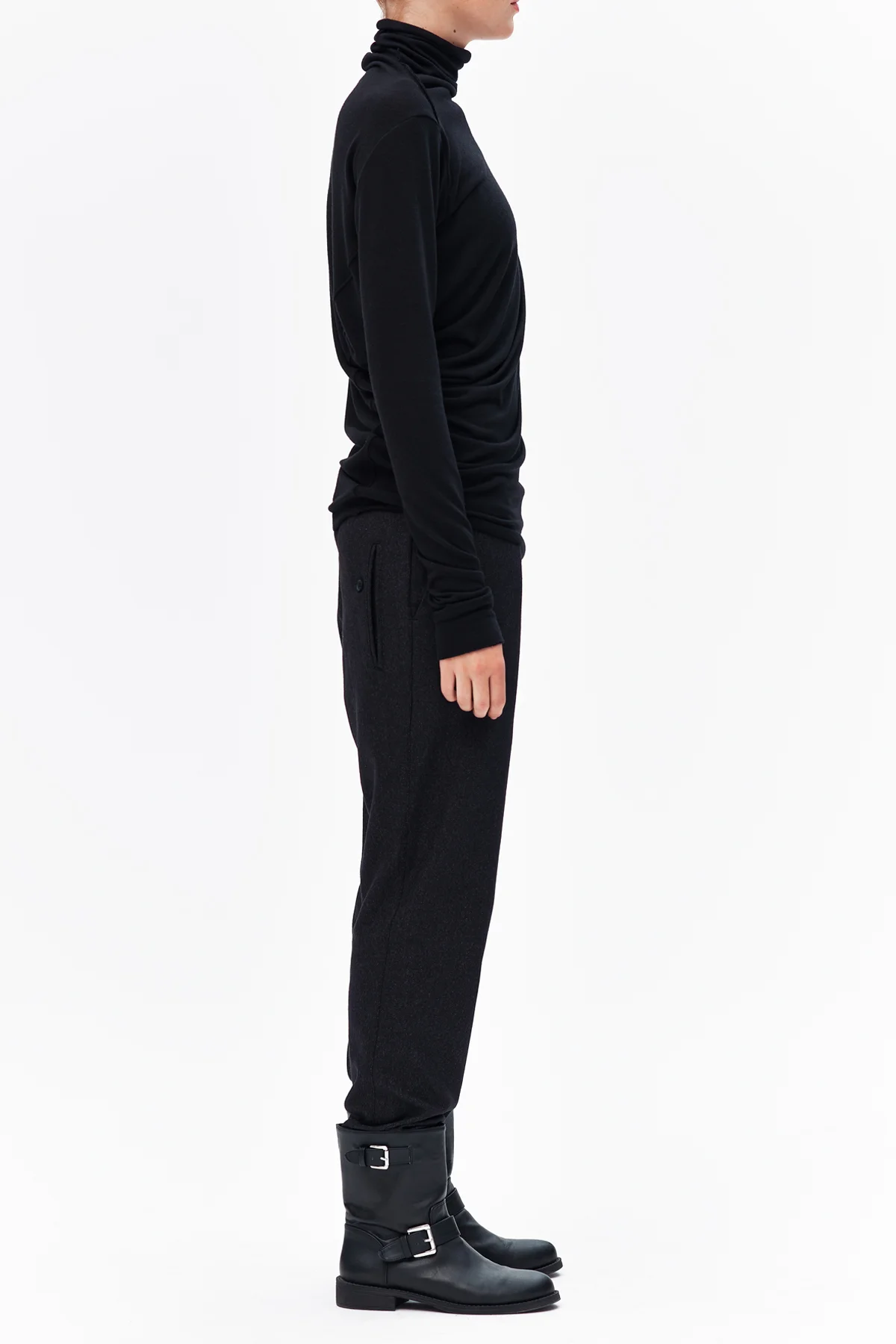 aryasense-black-drape-turtleneck-2