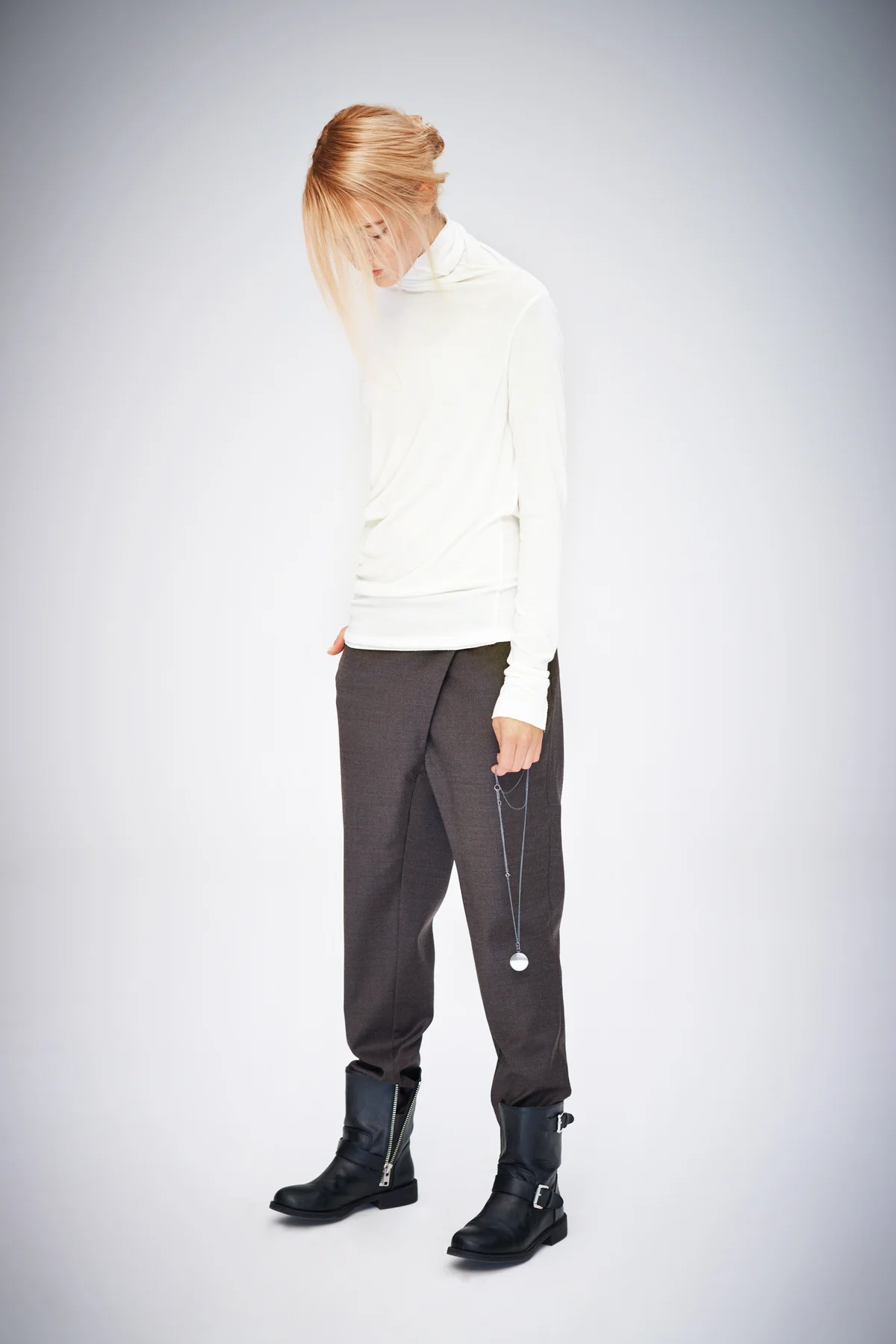 aryasense-white-drape-turtleneck-5