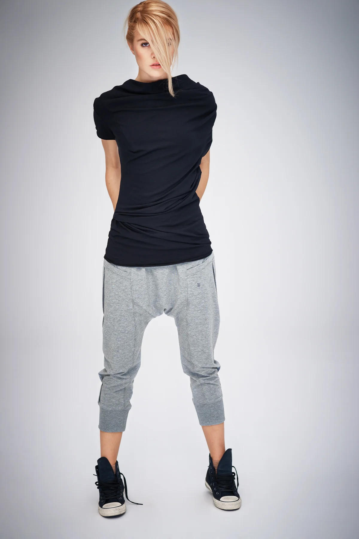 aryasense-grey-cropped-yoga-pants-1