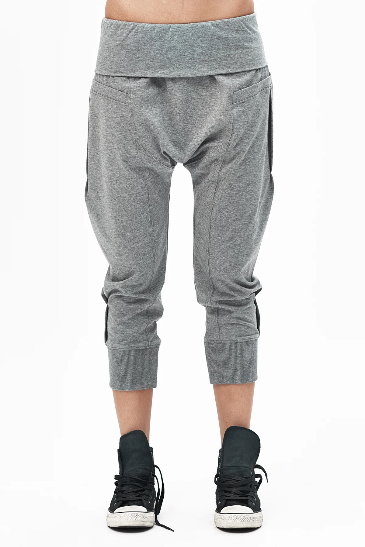 aryasense-grey-cropped-yoga-pants-4
