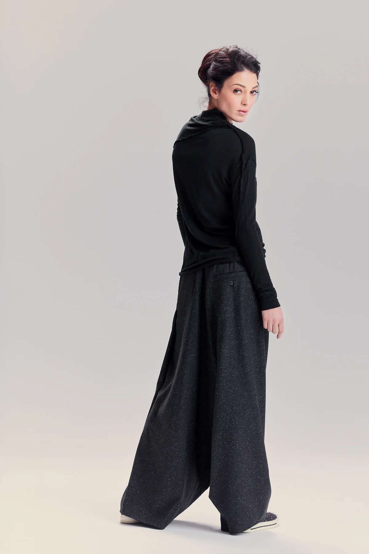 aryasense-black-wool-harem-pants-6