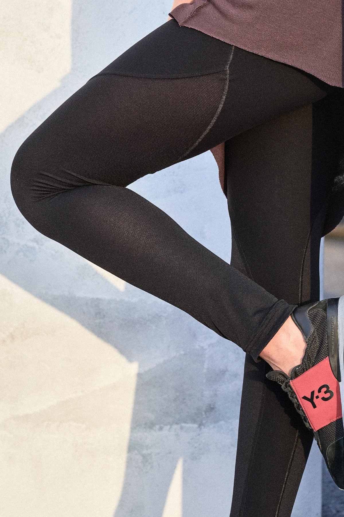 aryasense-black-leggings-side-mesh-panels-5