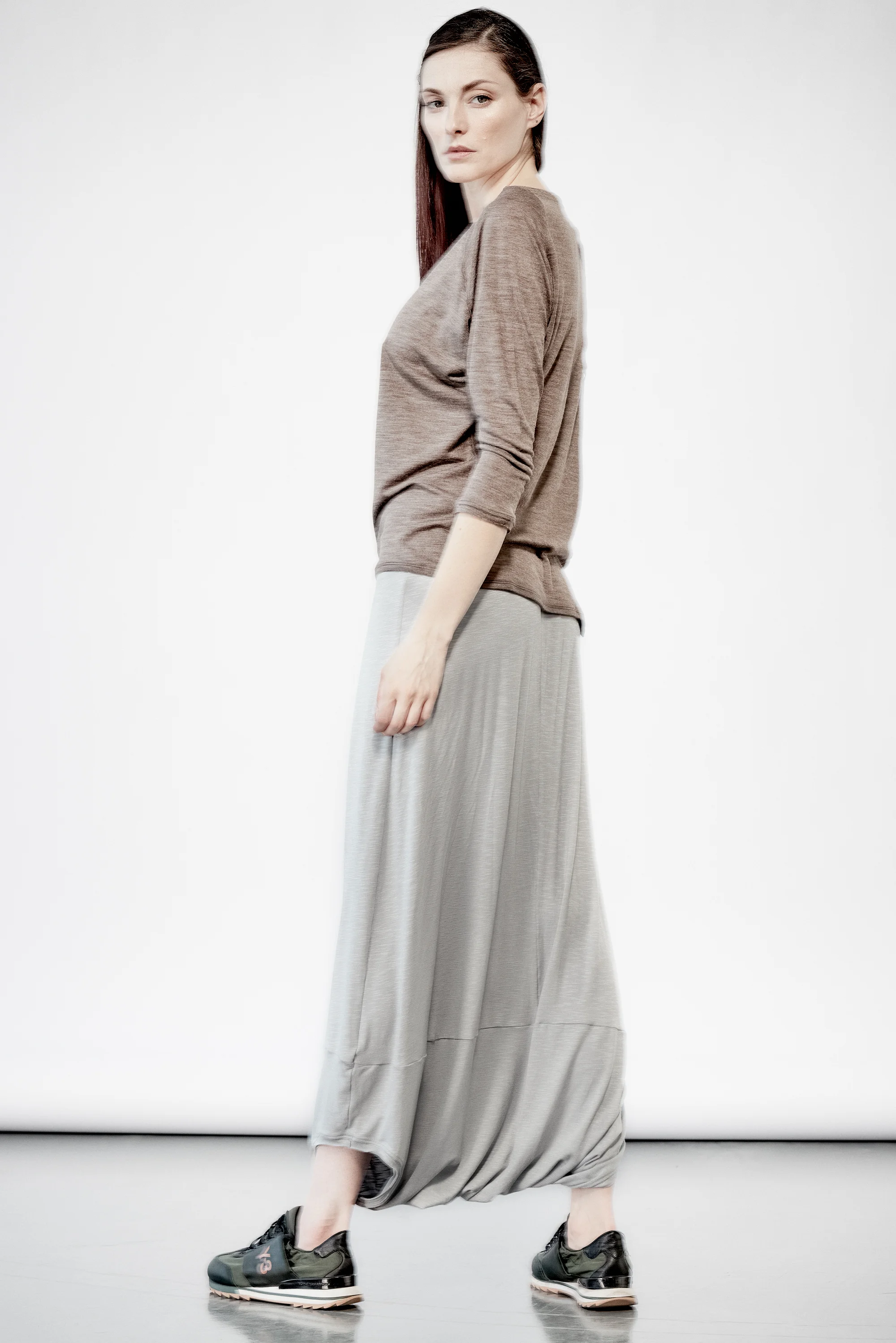 aryasense-light-grey-low-crotch-skirt-5