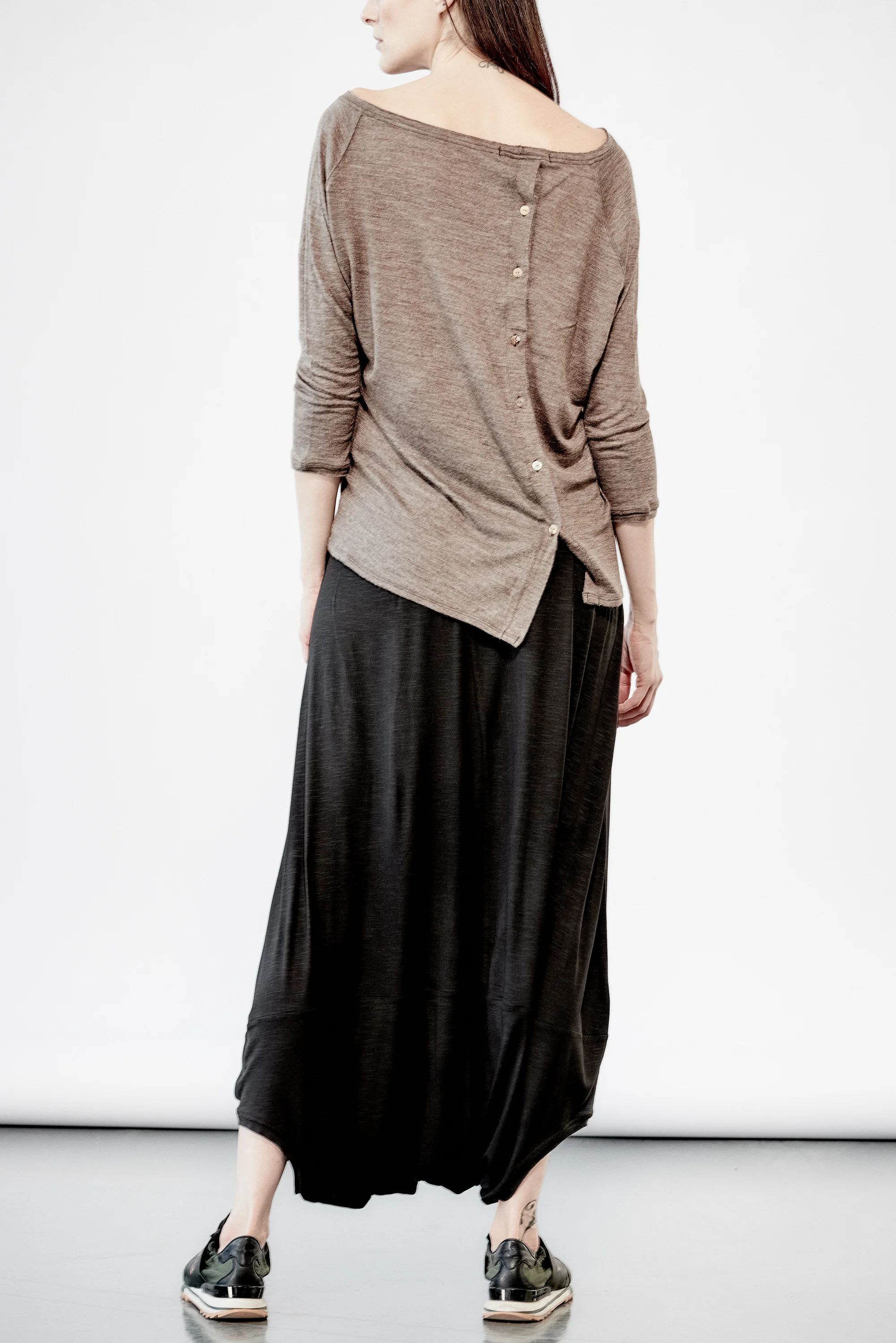 aryasense-black-low-crotch-skirt-5