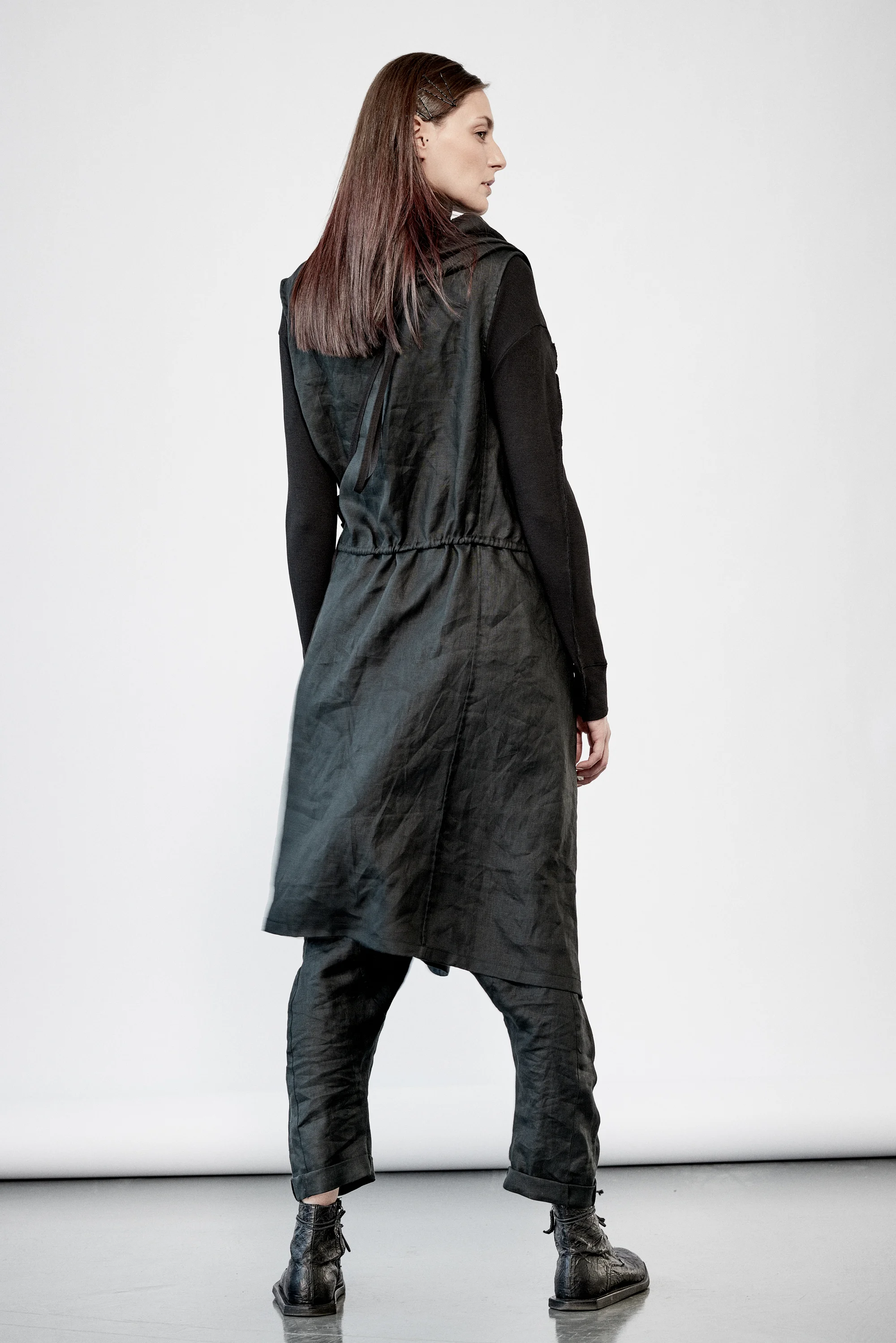 aryasense-black-elongated-futuristic-wrap-10
