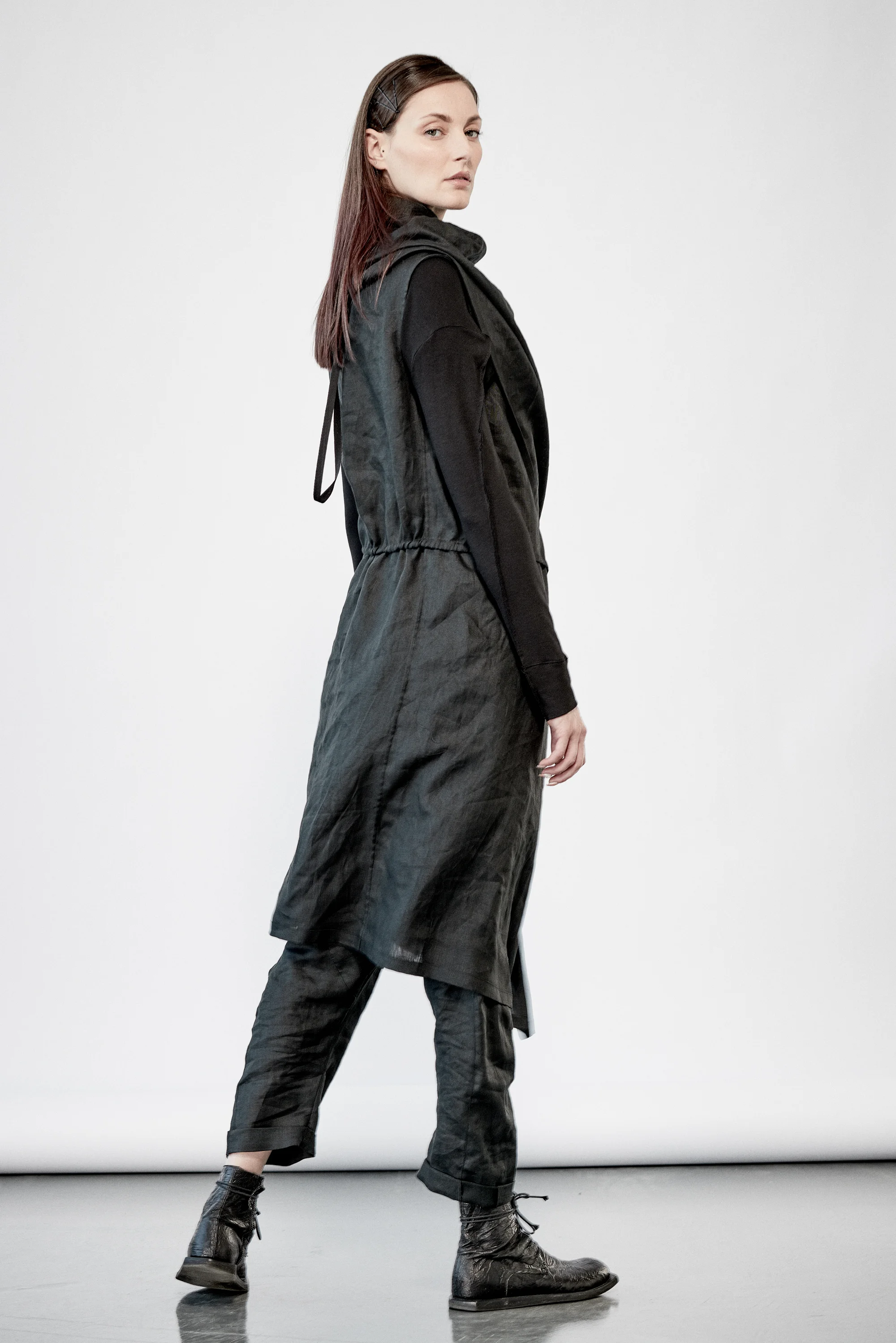 aryasense-black-elongated-futuristic-wrap-11