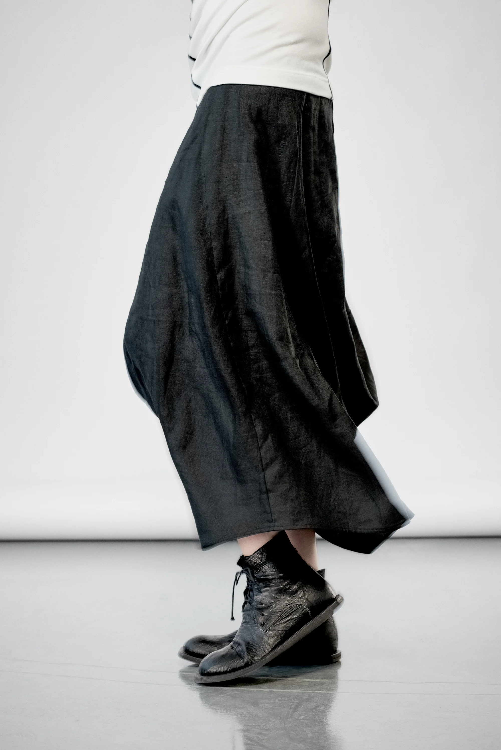 aryasense-black-drape-urban-skirt-7