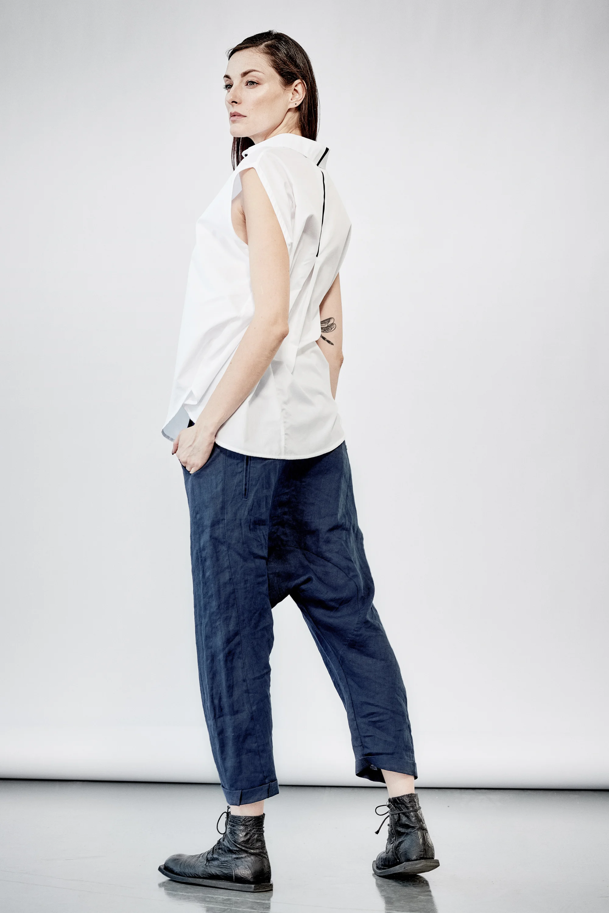 aryasense-stylish-urban-blue-linen-pants-7