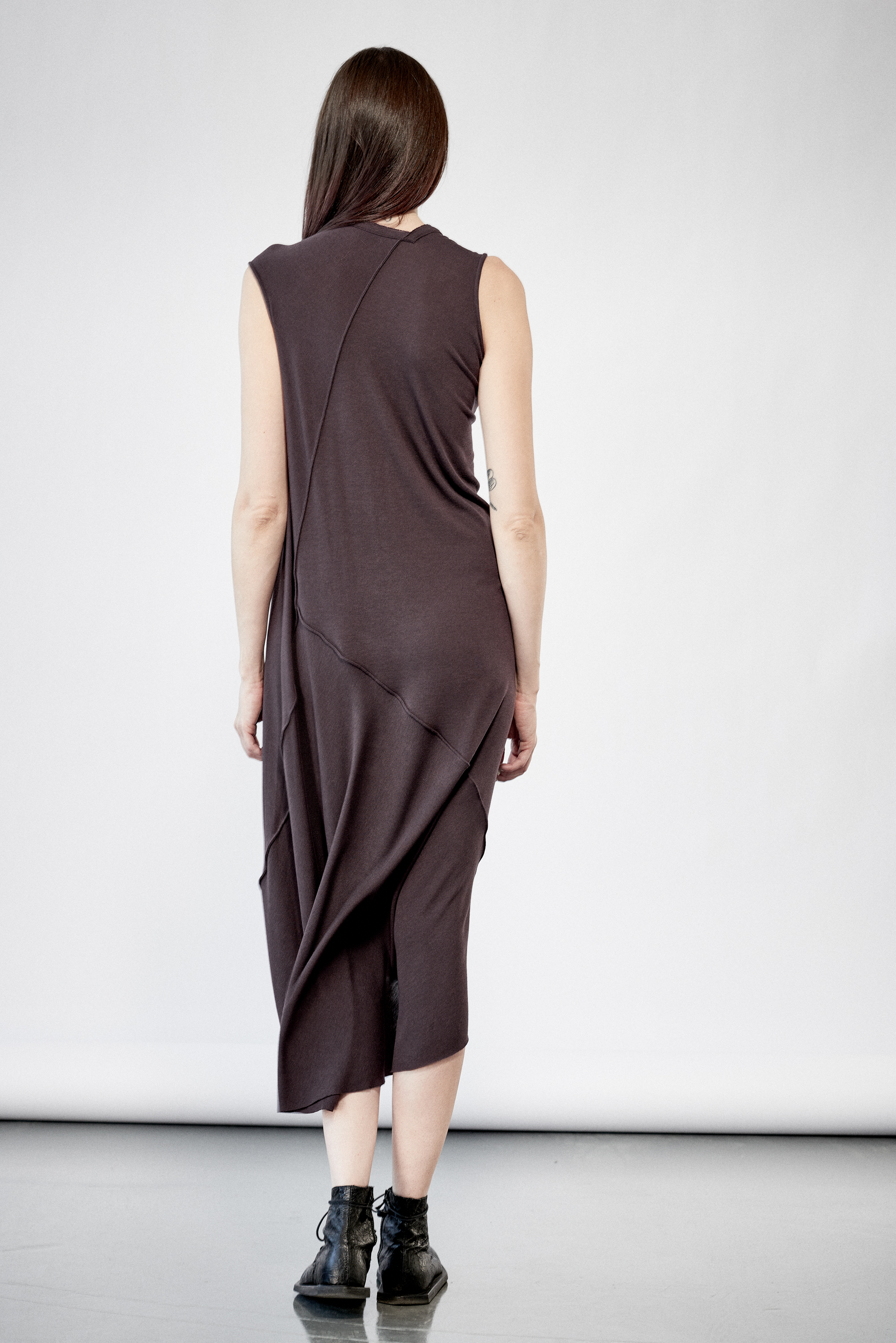 aryasense-bordo-drape-dress-7