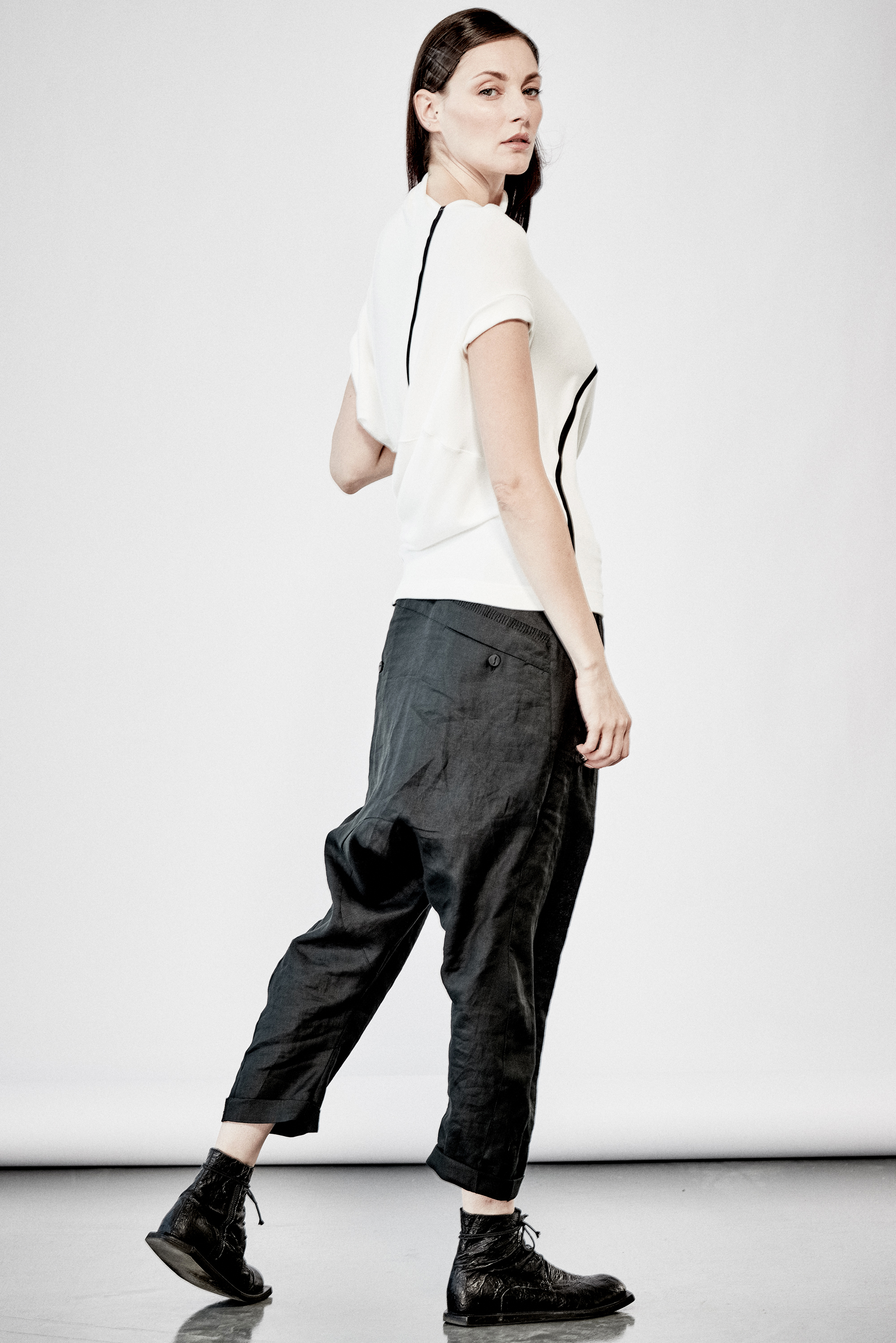 aryasense-white-reversible-short-sleeved-blouse-9