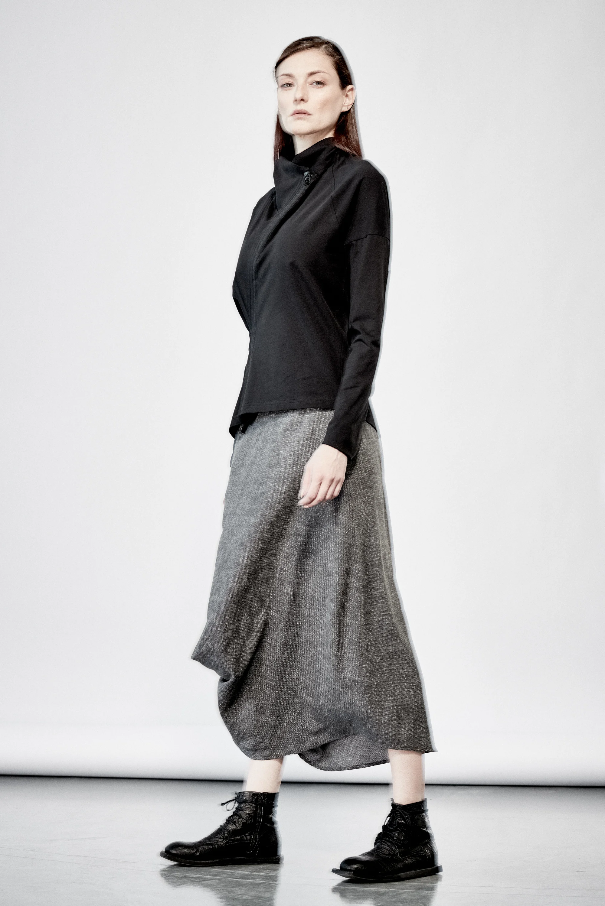 aryasense-black-zipper-sweatshirt-5