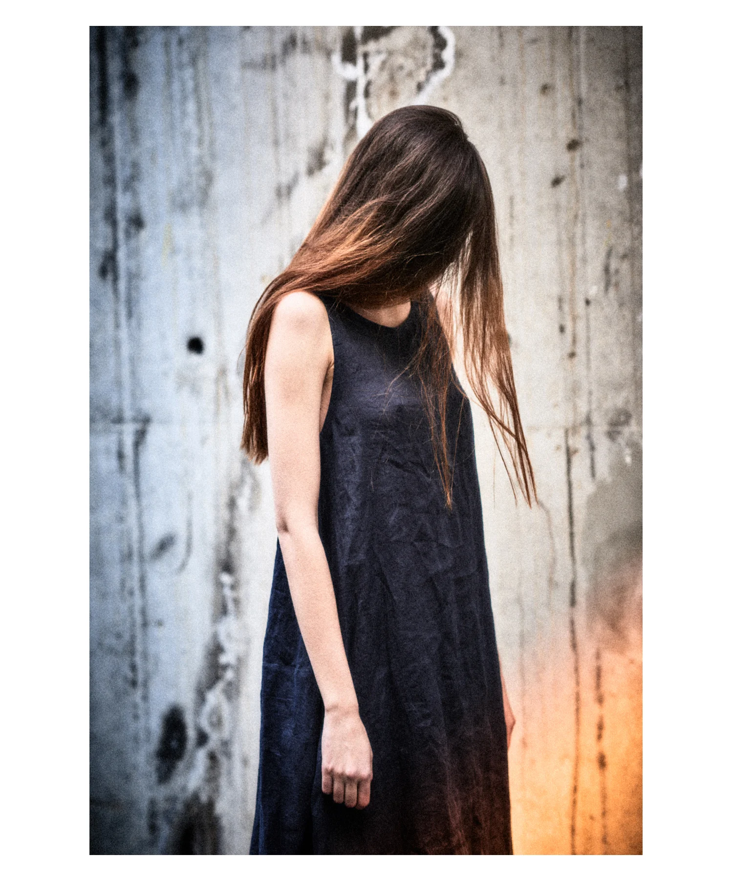 black-loose-linen-dress-aryasense