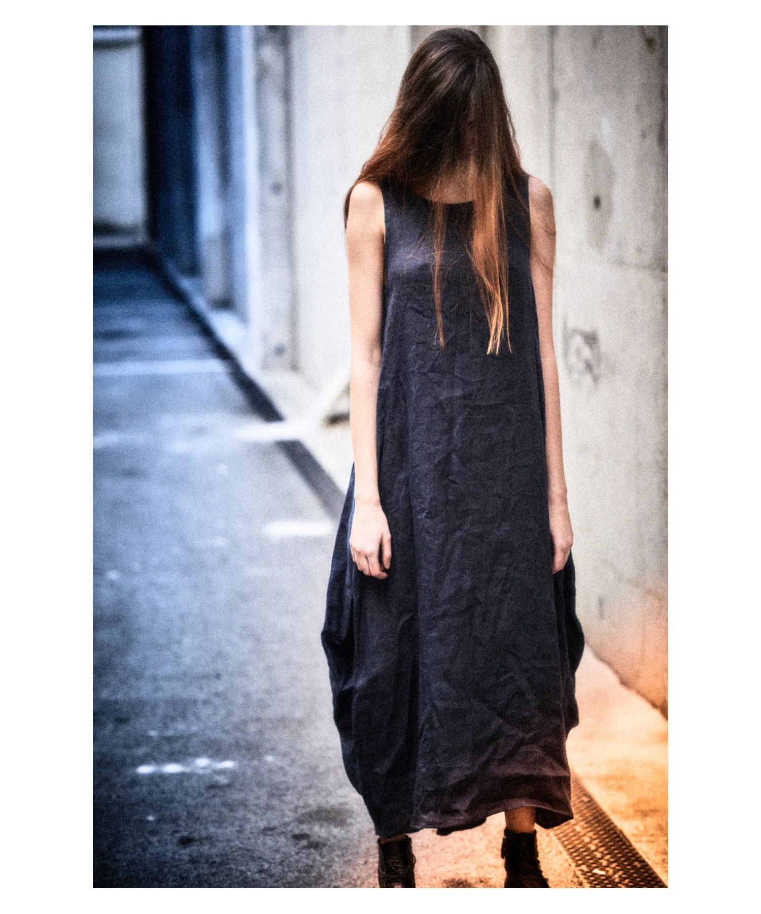 black-loose-linen-dress-aryasense