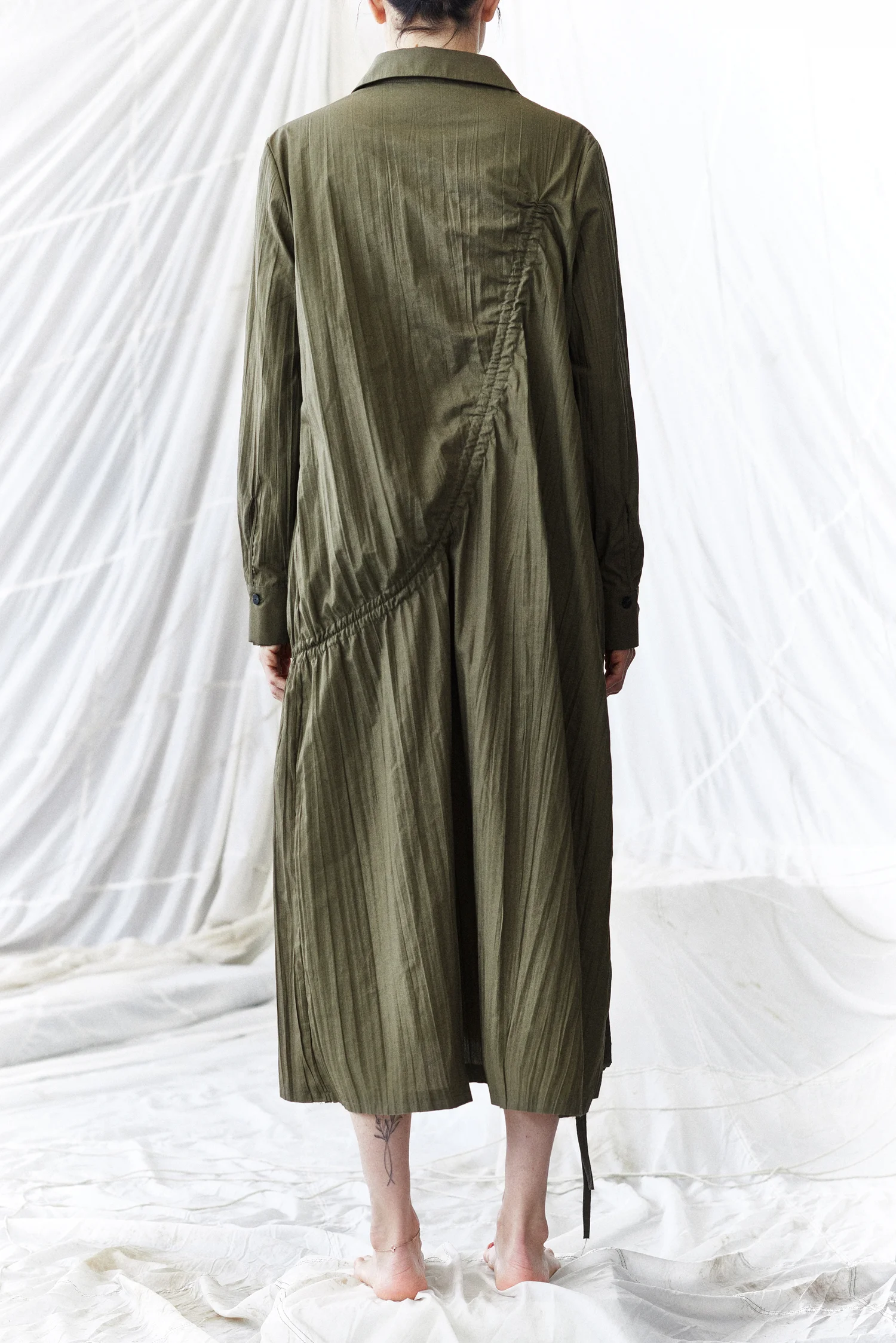 DressBondGreenB.jpg