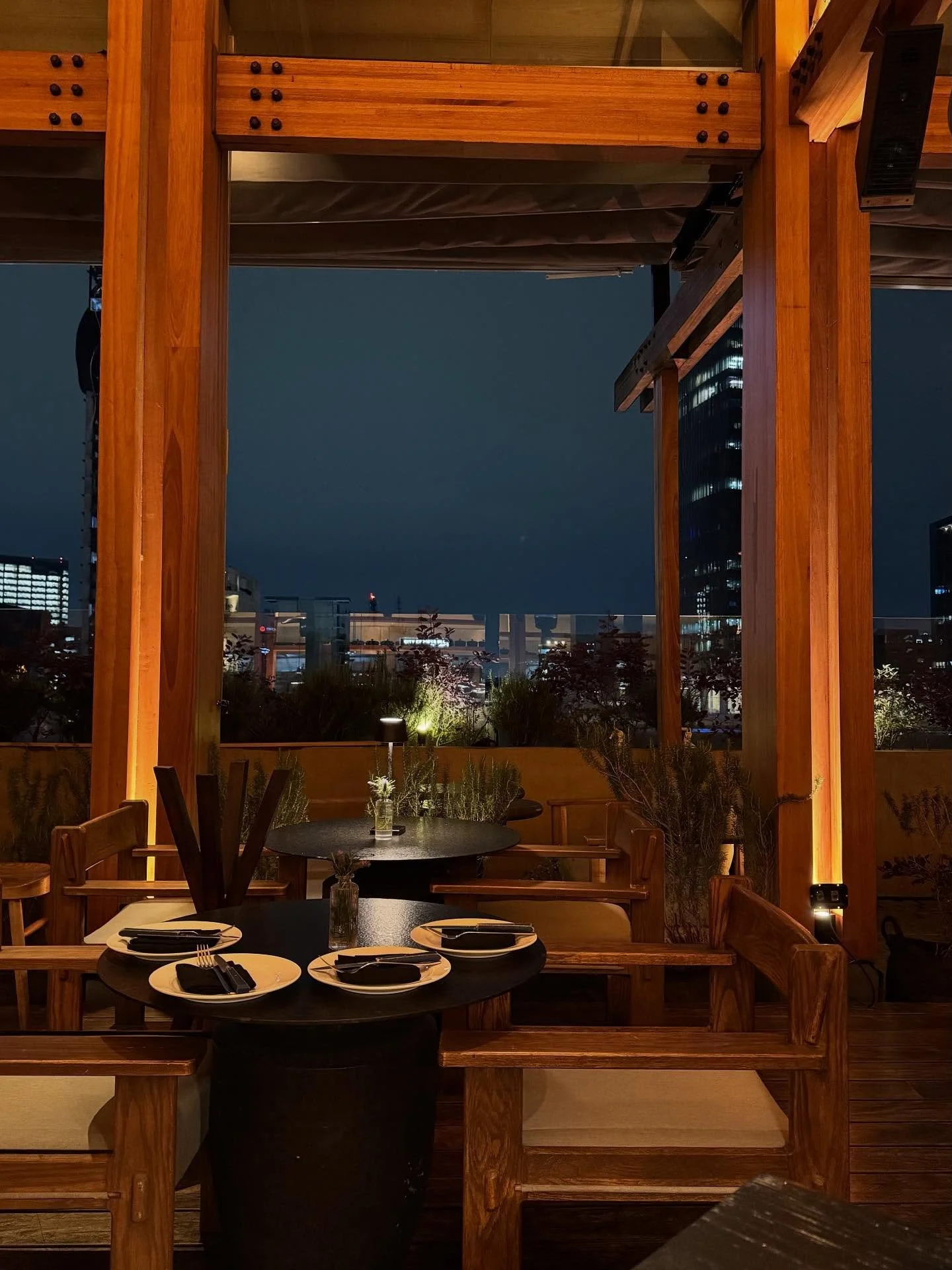 The most fabulous long weekend in Mexico City to celebrate a very special friend&rsquo;s Birthday. Food, Wine, Cocktails, Art, and Culture. The city never disappoints! #cdmx_oficial #m&eacute;xico @xinuperfumes @maximobistrot @sofitelmexicocity @sala