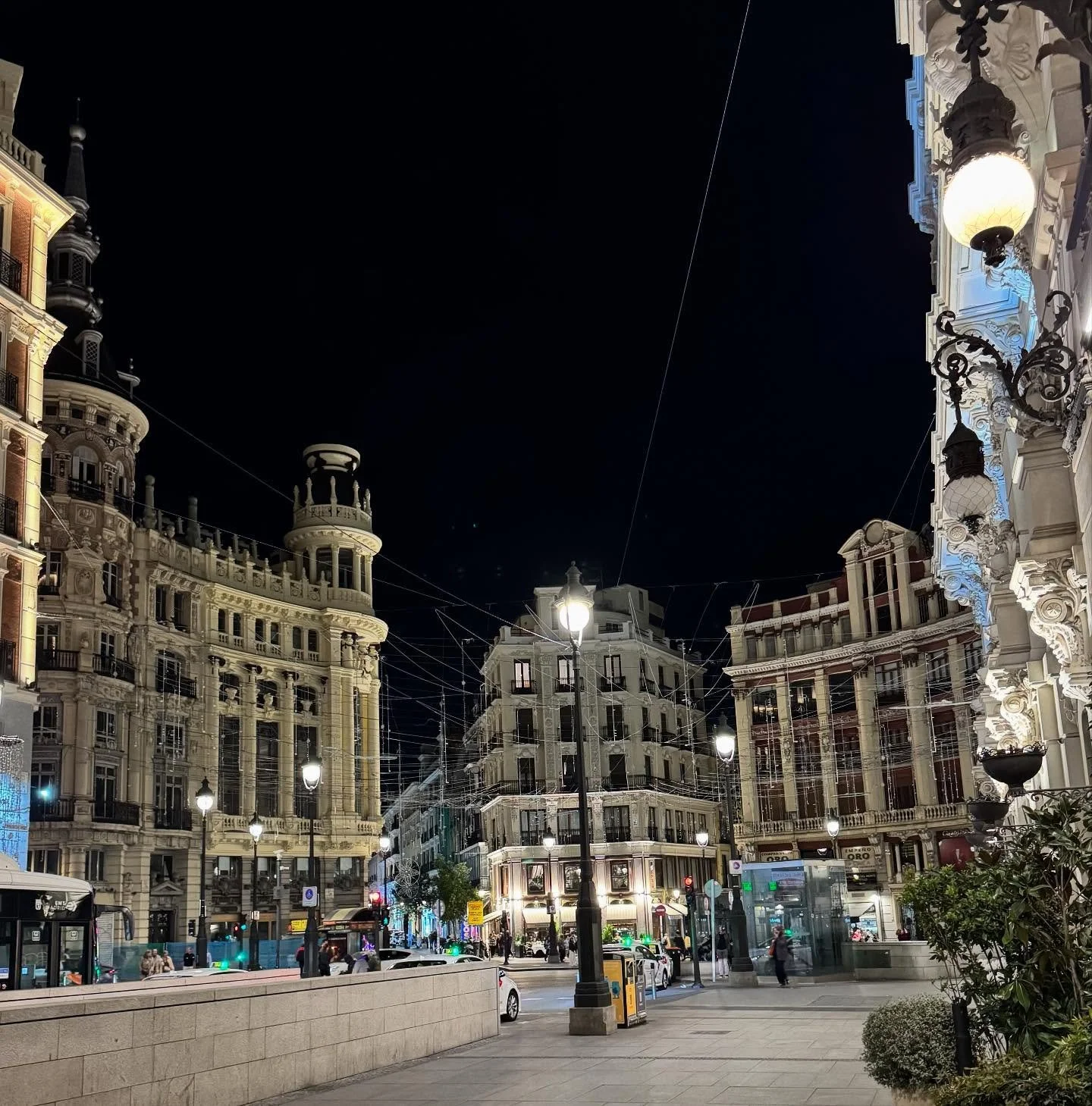 The first few days in Madrid. Great walking and antique hunting as well as food and drink. 
#madrid #antiques #cocktail #blessedlife