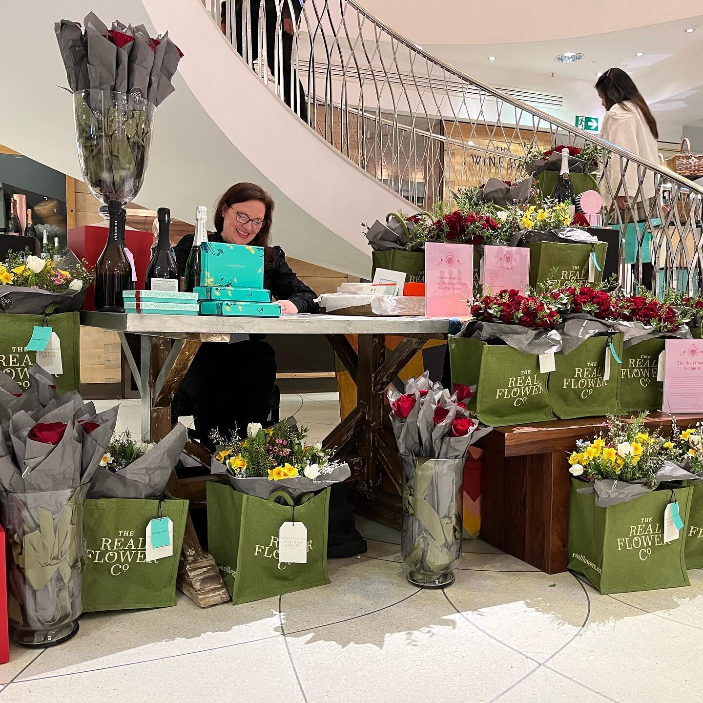 Happy Valentine&rsquo;s Day, lovelies! I had a day filled with sunshine, roses and an extrovert&rsquo;s energising session in retail! 
Fortnums holds a special place in my heart ❤️. Following the trail of the gorgeous and calming kids&rsquo; book cha