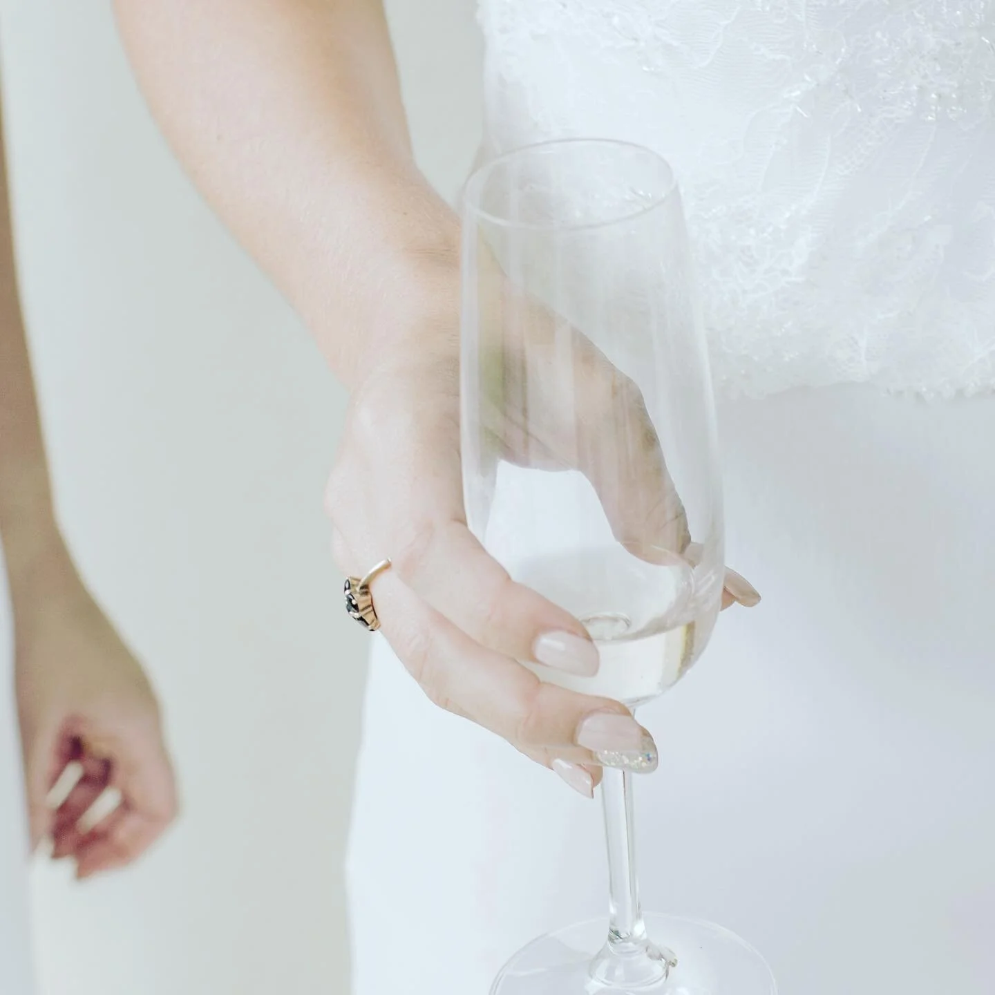 |
Little White Wedding Package
⠀⠀⠀⠀⠀⠀⠀⠀⠀
Each love story is different. Each bride knows her dream dress, each groom has his romantic ways, therefore each wedding day deserves its own identity. THIS WEDDING PACKS A PUNCH! The Little White Wedding&hell