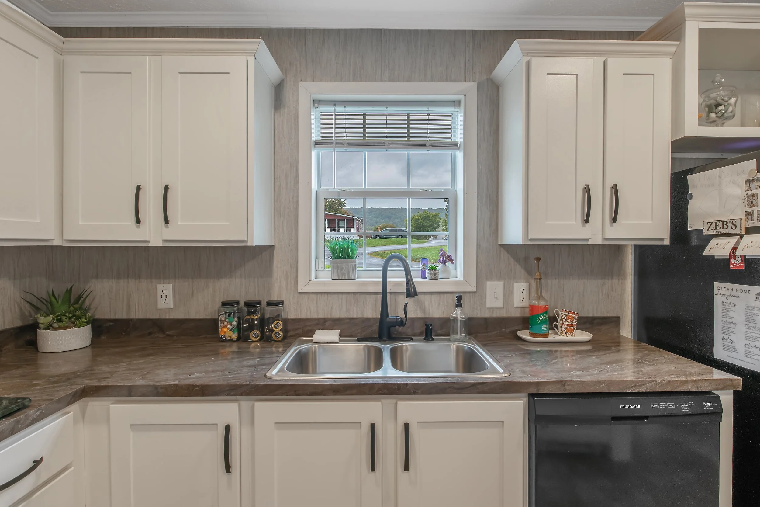 15_15 - 5600 shute rd.jpg