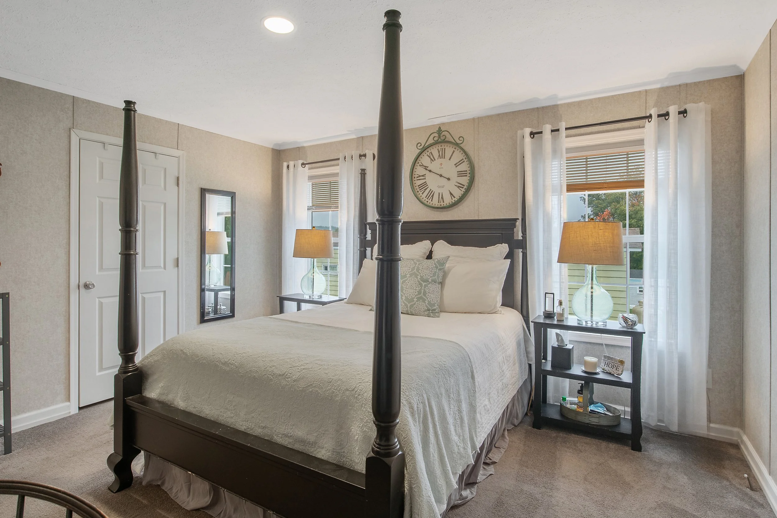 17_17 - 5600 shute rd.jpg