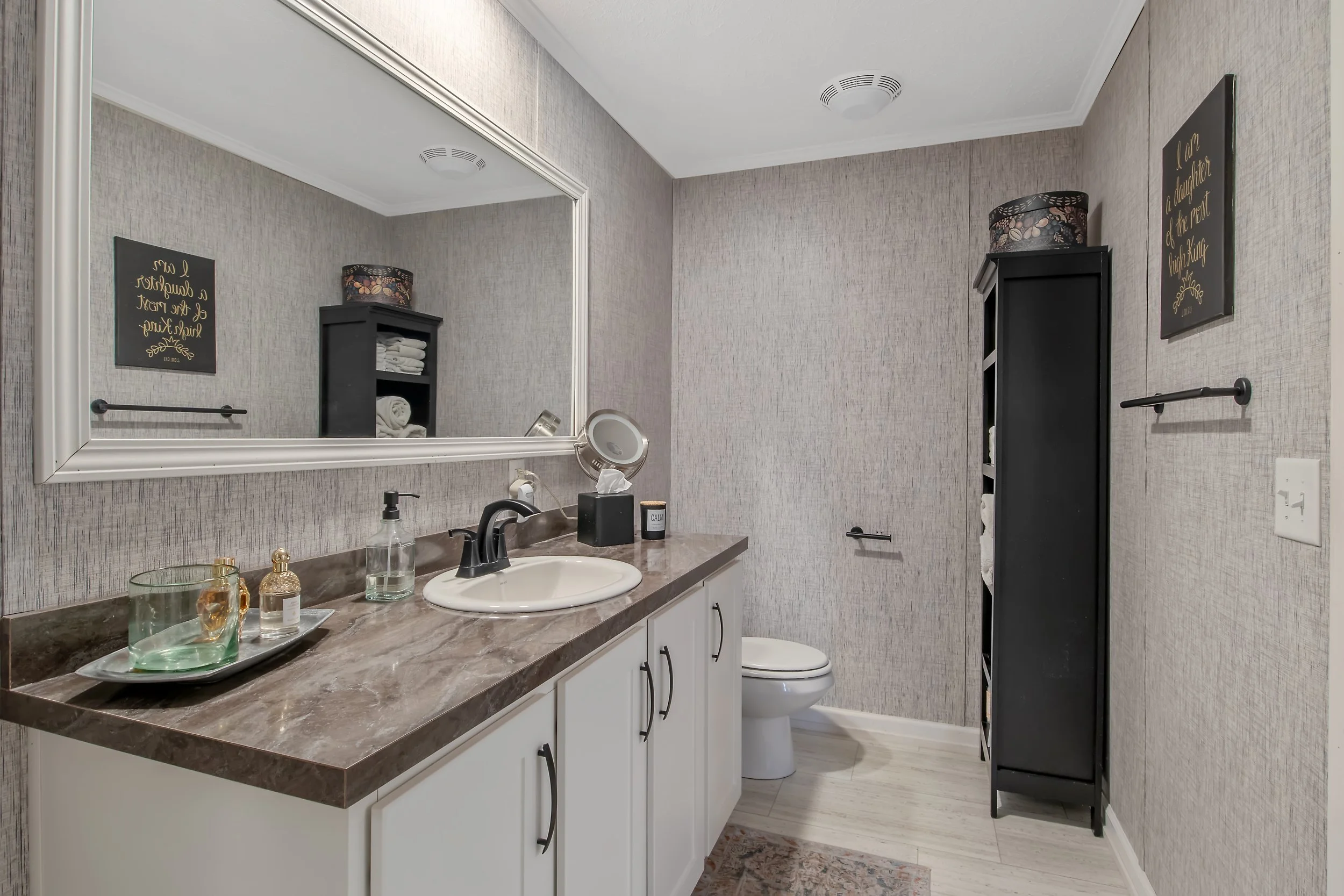 22_22 - 5600 shute rd.jpg