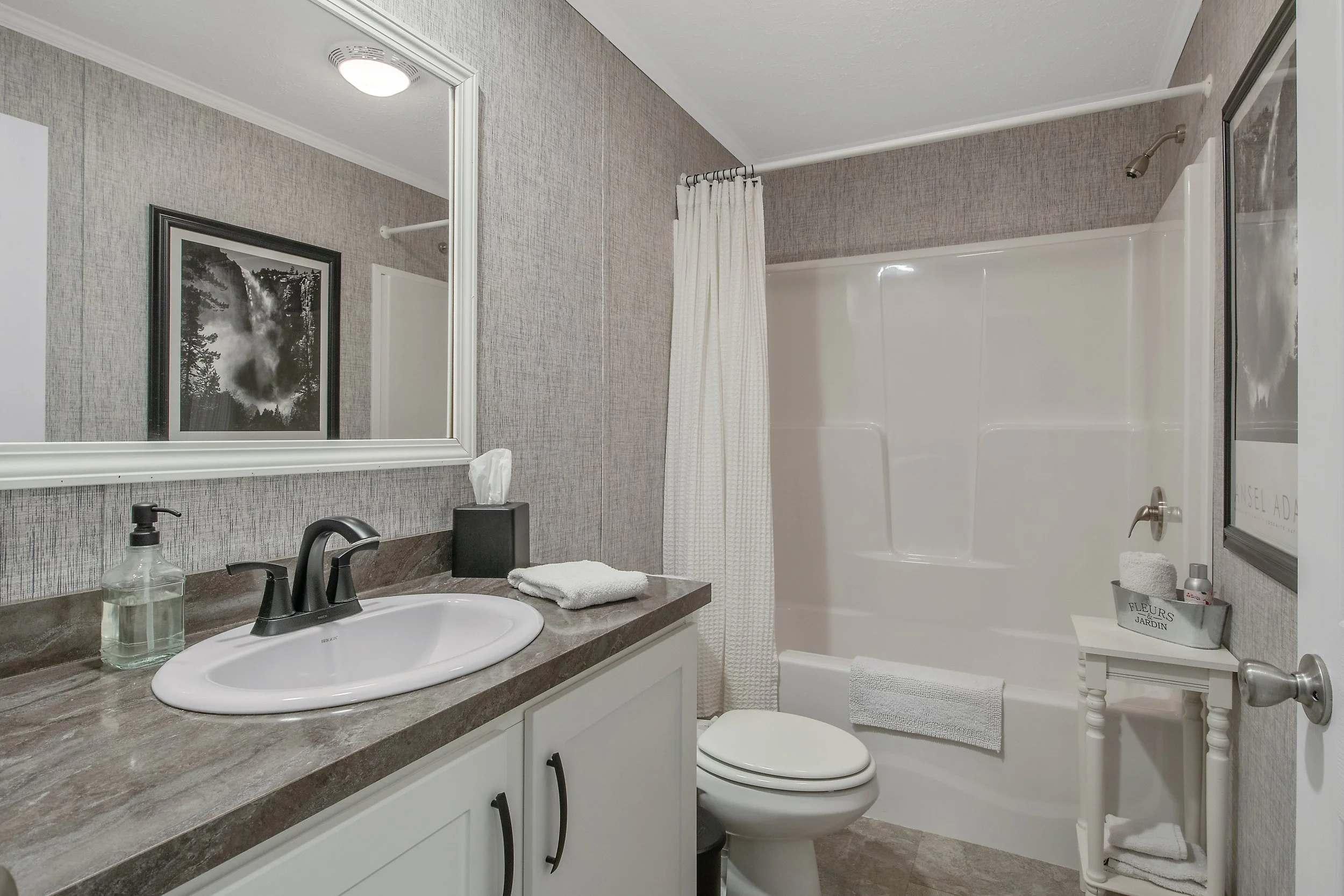 23_23 - 5600 shute rd.jpg
